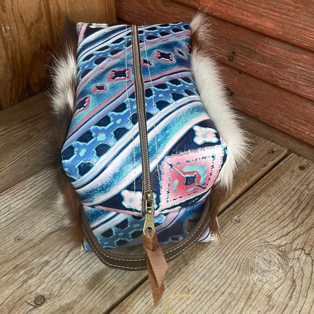 010 Dutton - Tricolor w/ Tucson Sundown Navajo