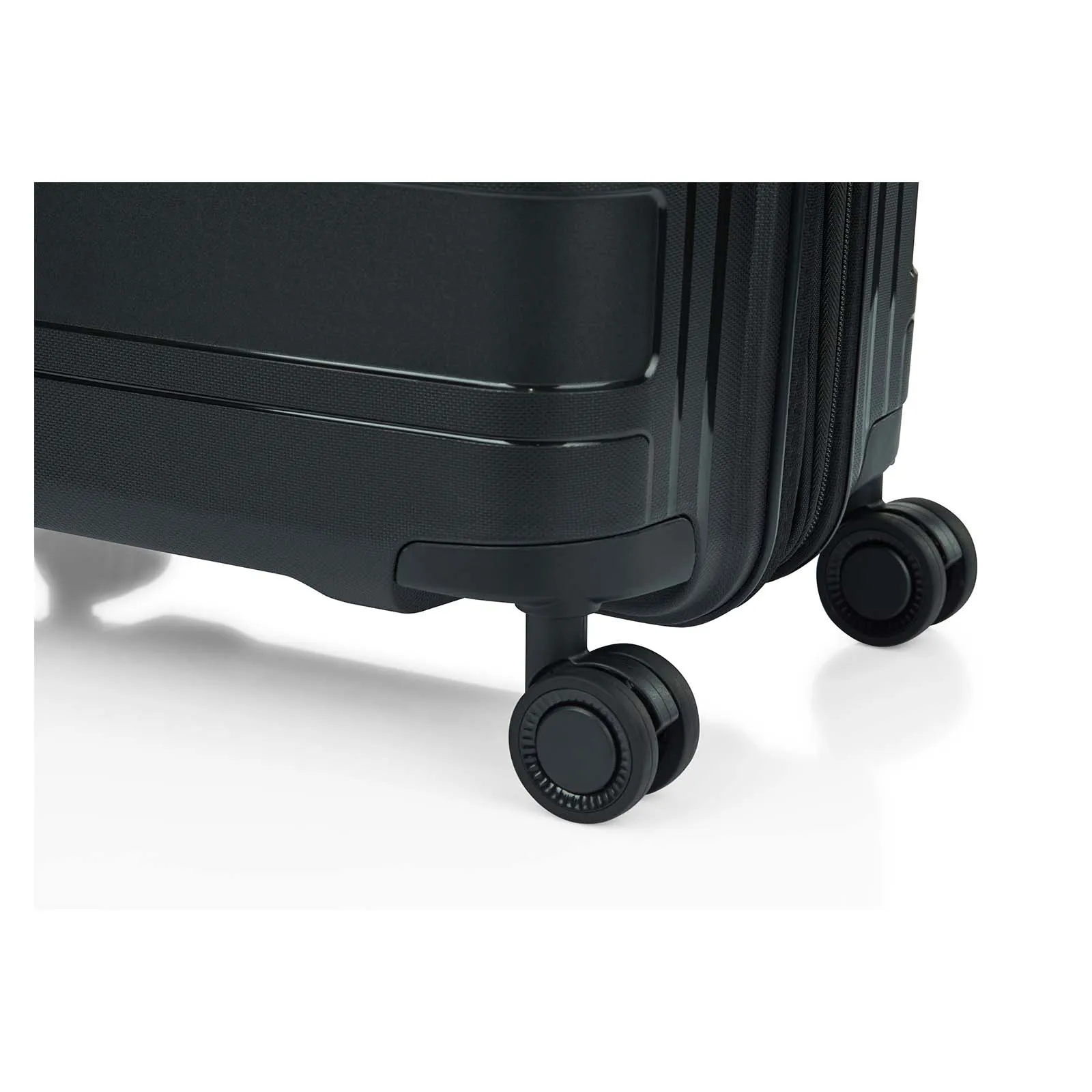 American Tourister Light Max 82cm Suitcase Black