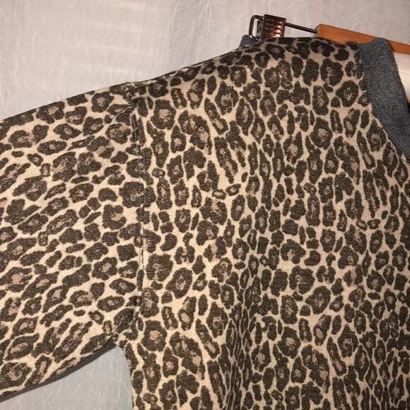 Anthropologie Splendid S Lively Leopard Gray PJ Lounge Crewneck &amp; Jogger Set