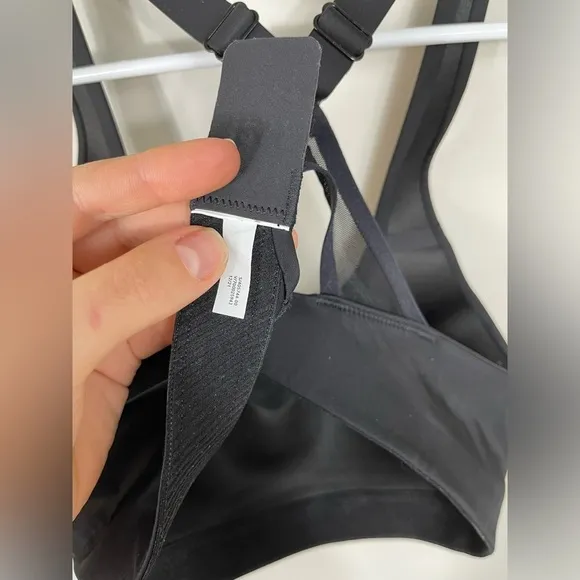 Athleta Advance Bra Black Sport Gym Size 34B
