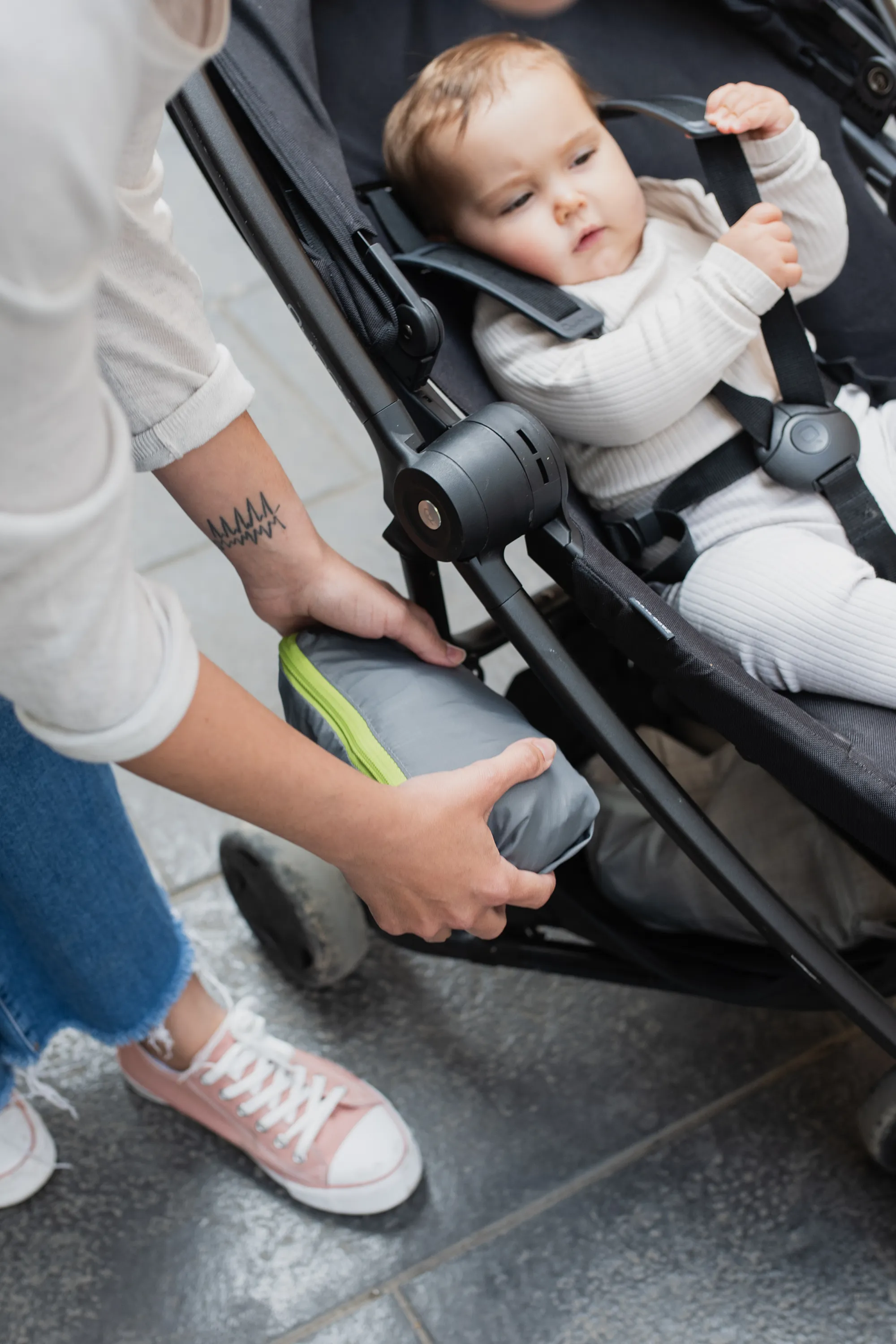 Boba Air Baby Carrier Gray Ultra Lightweight