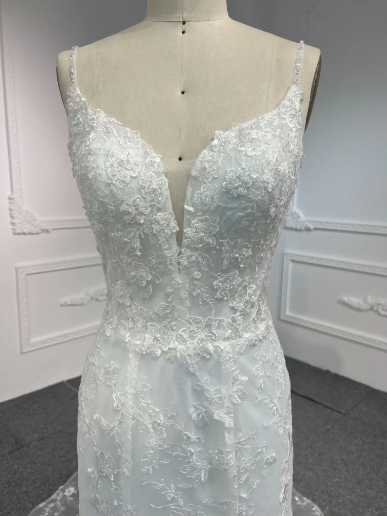 BYG#LB44 DEEP V NECKLINE MERMAID WEDDING DRESS WITH SMALL SHOULDER STRAP