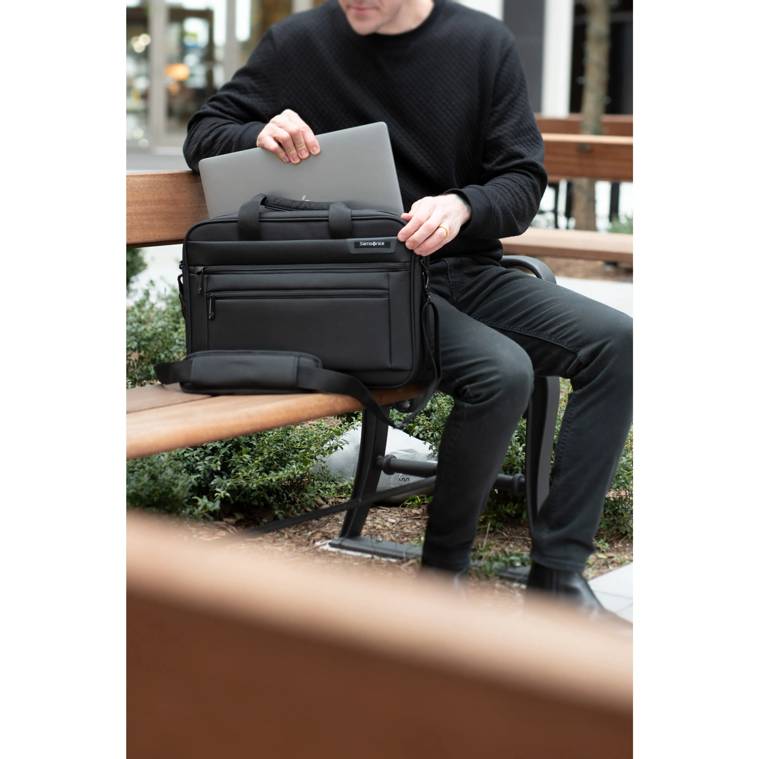 Classic Business 2.0 15.6" TSA 2 Compartment Brief
