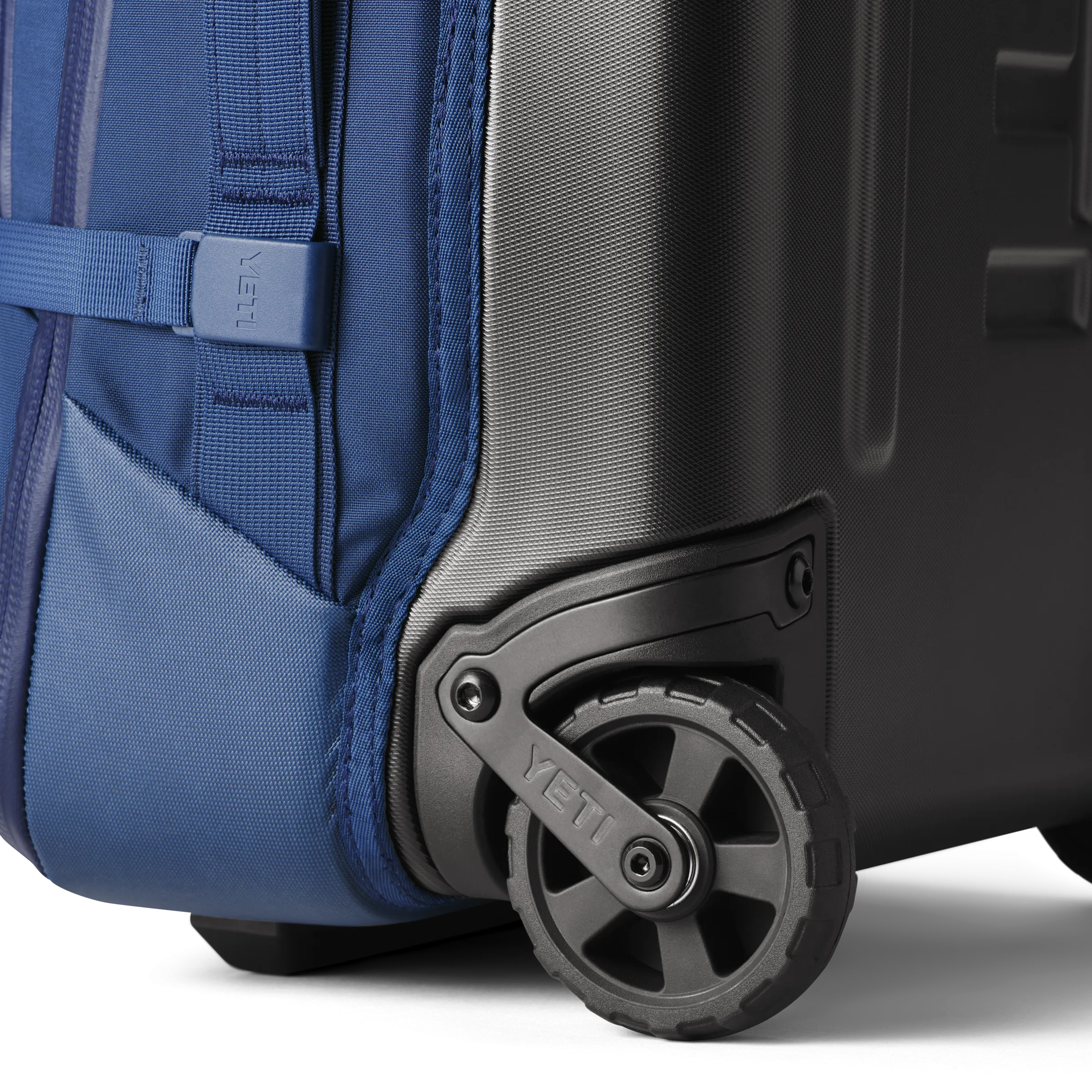 Crossroads® 22-Zoll-Reisegepäck