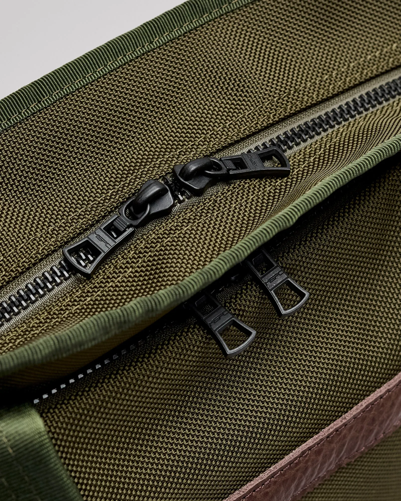 Explorer 2-Way Tote Bag in Khaki