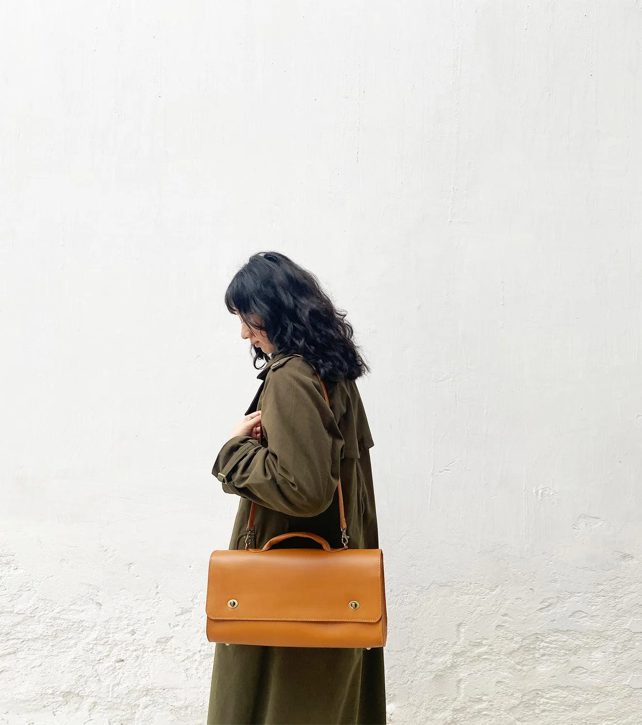 Fawn messenger bag