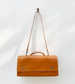 Fawn messenger bag