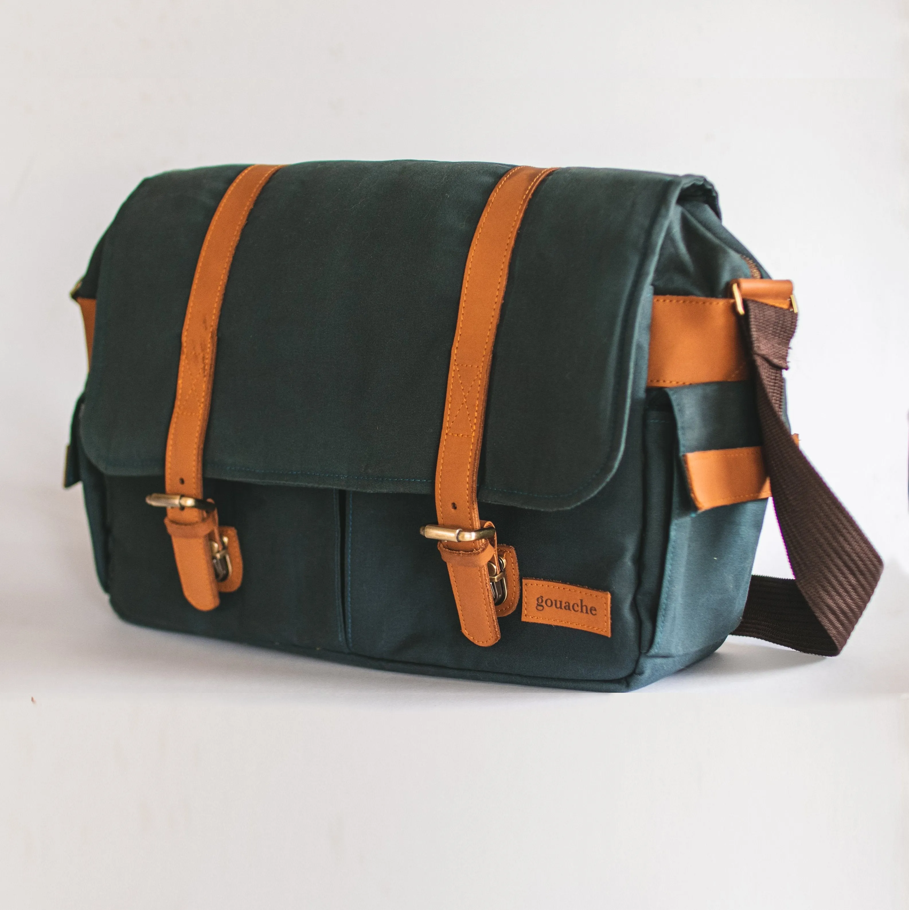 Gouache Rennell Waxed Canvas Camera Bag