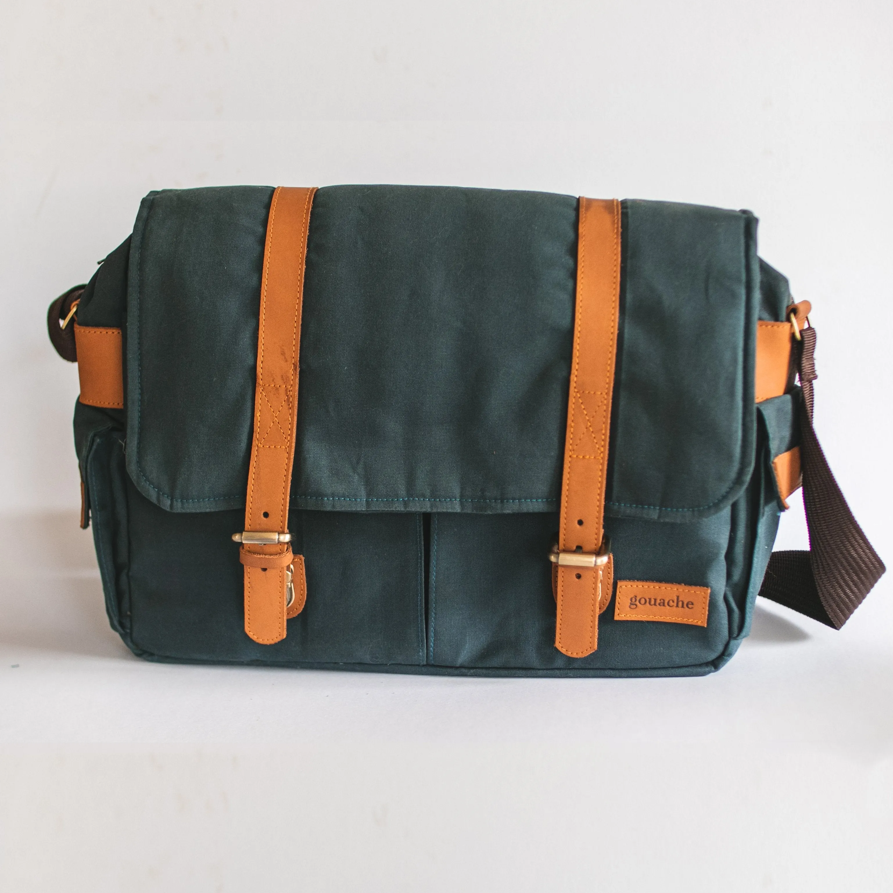 Gouache Rennell Waxed Canvas Camera Bag