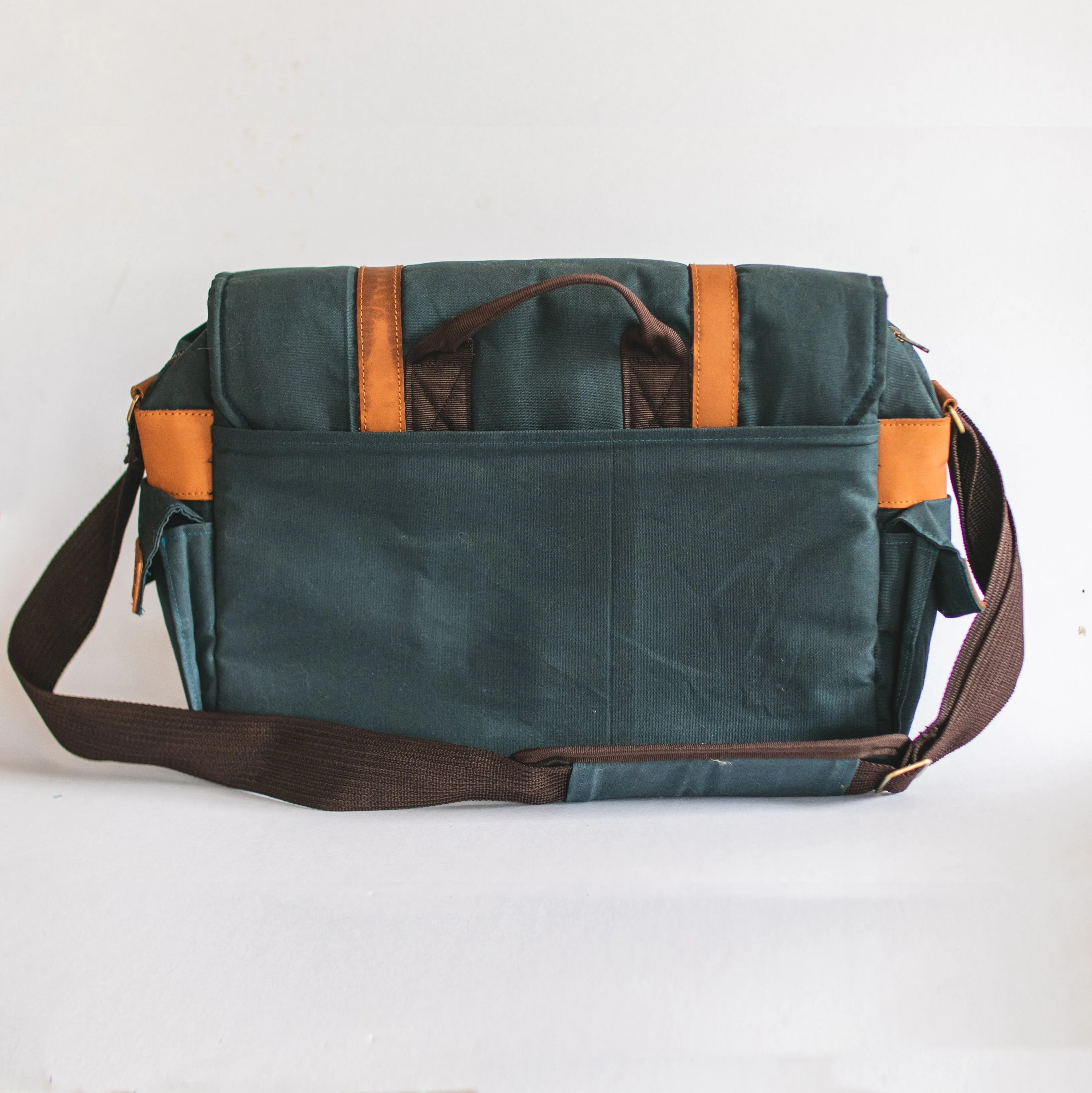 Gouache Rennell Waxed Canvas Camera Bag
