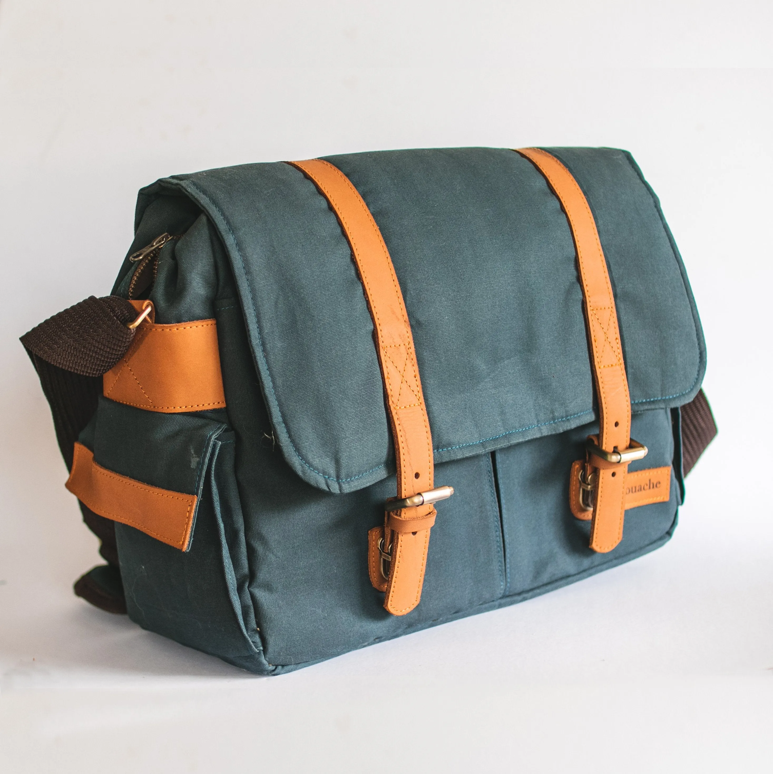 Gouache Rennell Waxed Canvas Camera Bag