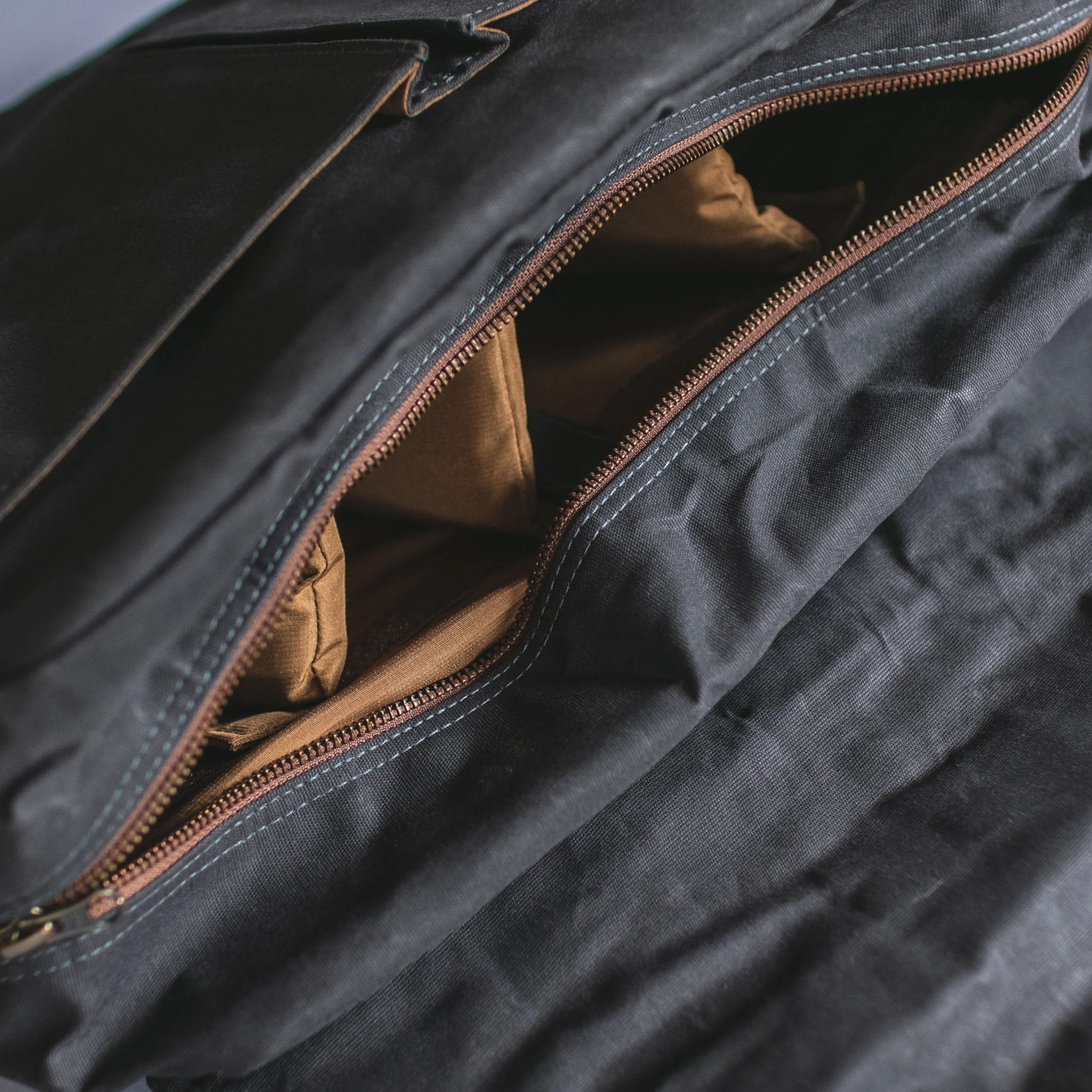 Gouache Rennell Waxed Canvas Camera Bag