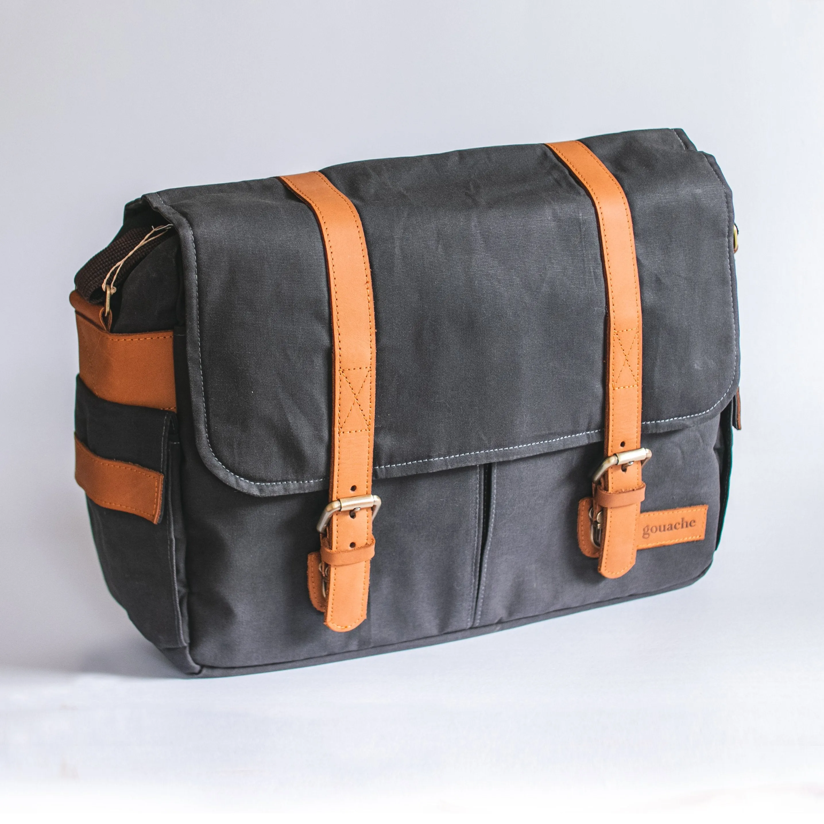 Gouache Rennell Waxed Canvas Camera Bag