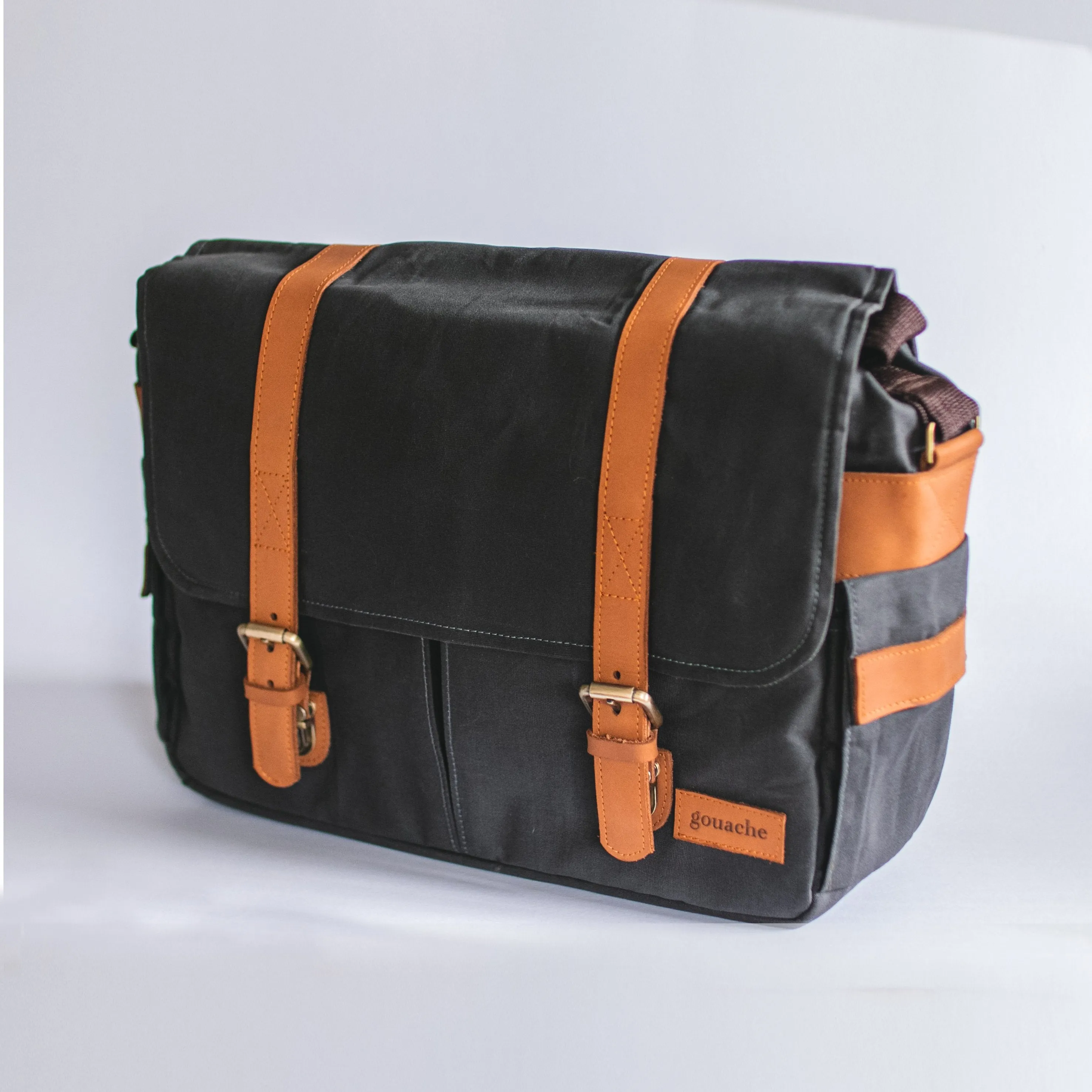 Gouache Rennell Waxed Canvas Camera Bag