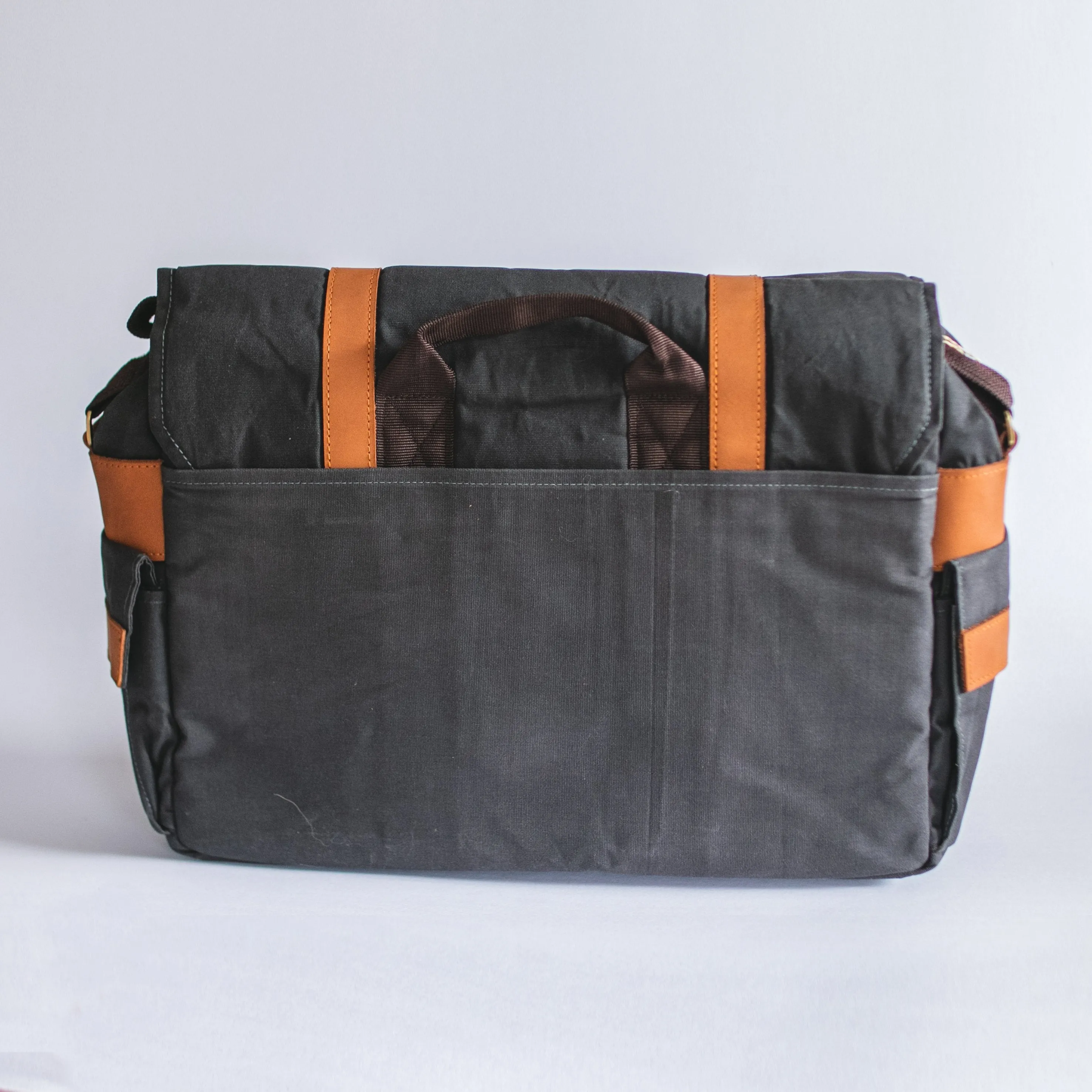 Gouache Rennell Waxed Canvas Camera Bag