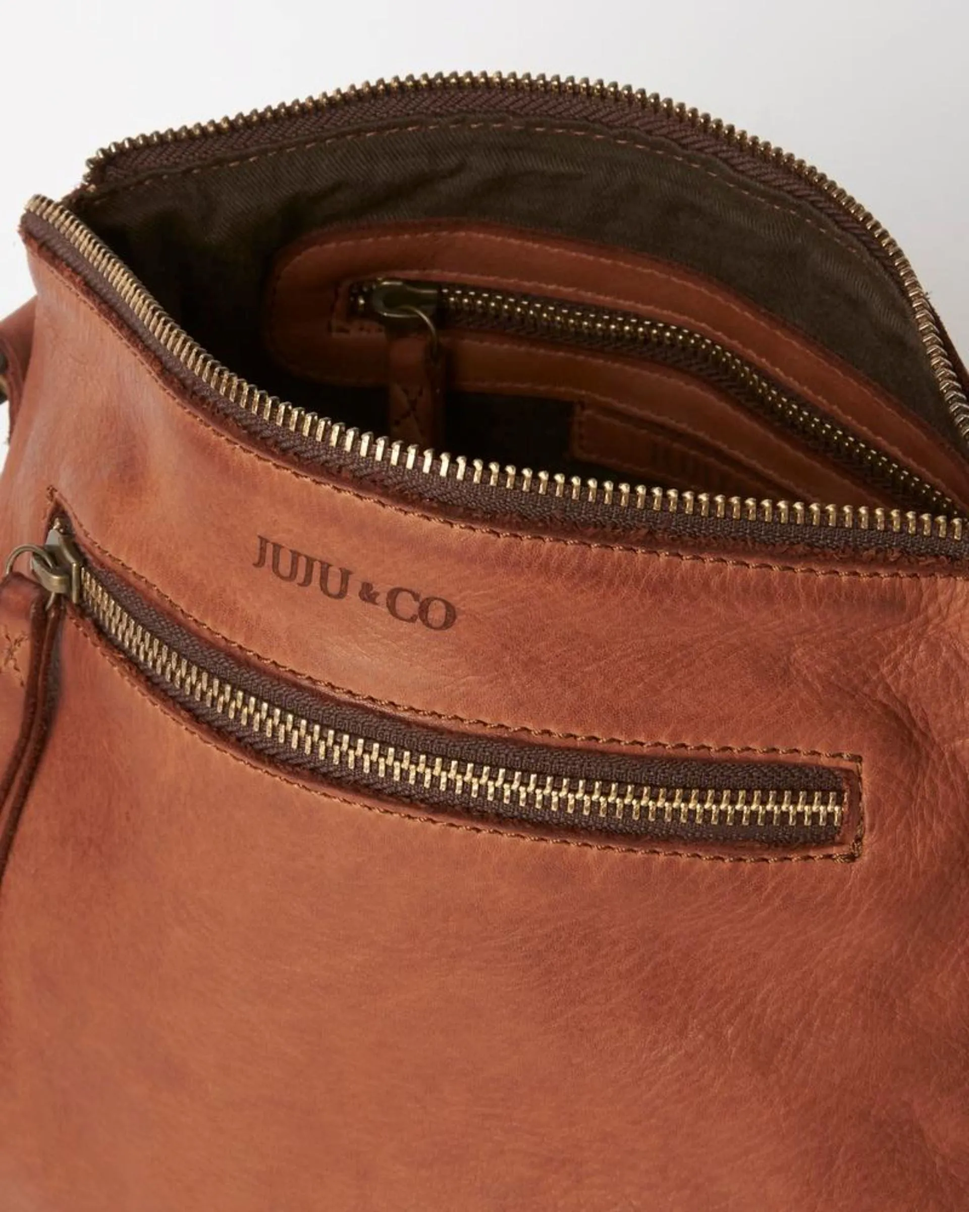 JUJU & CO Large Essential Pouch Bag - Cognac