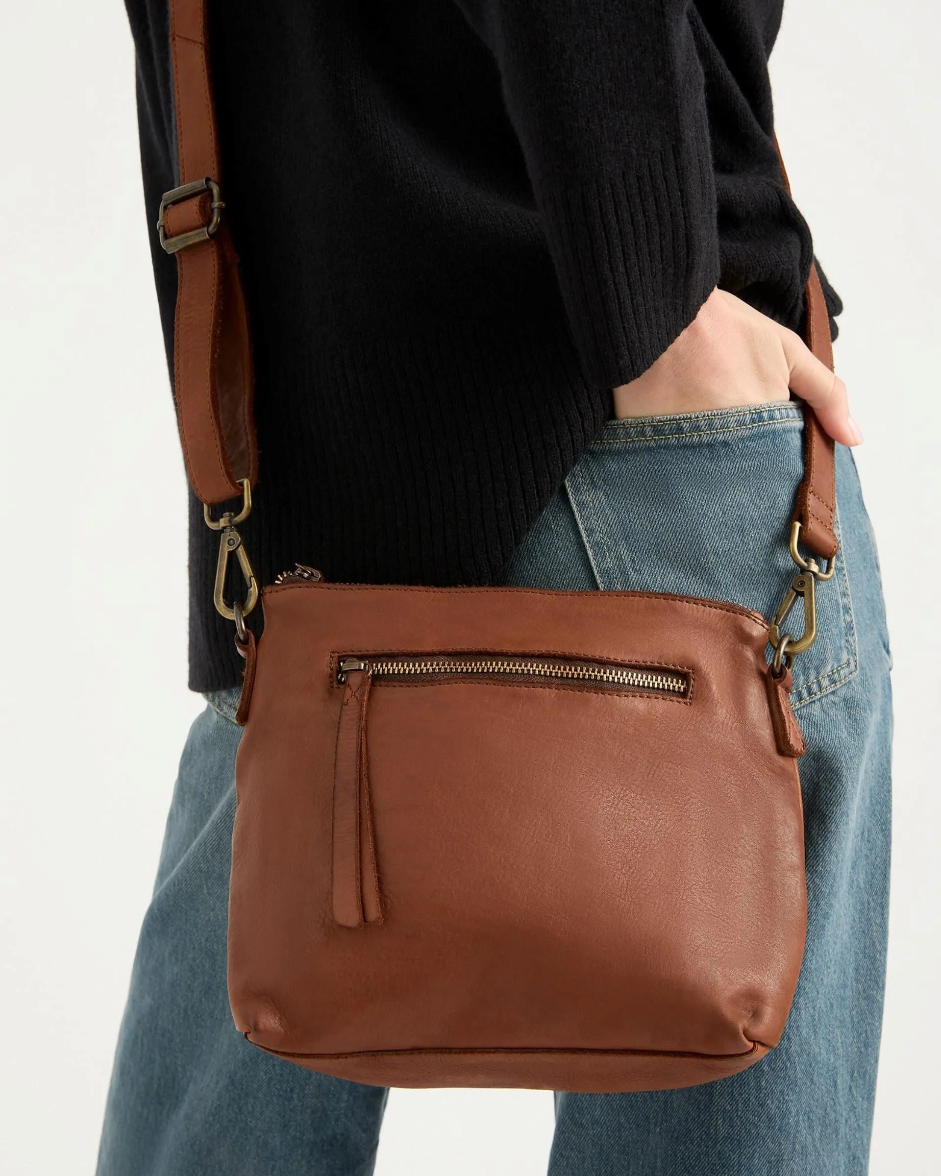 JUJU & CO Large Essential Pouch Bag - Cognac