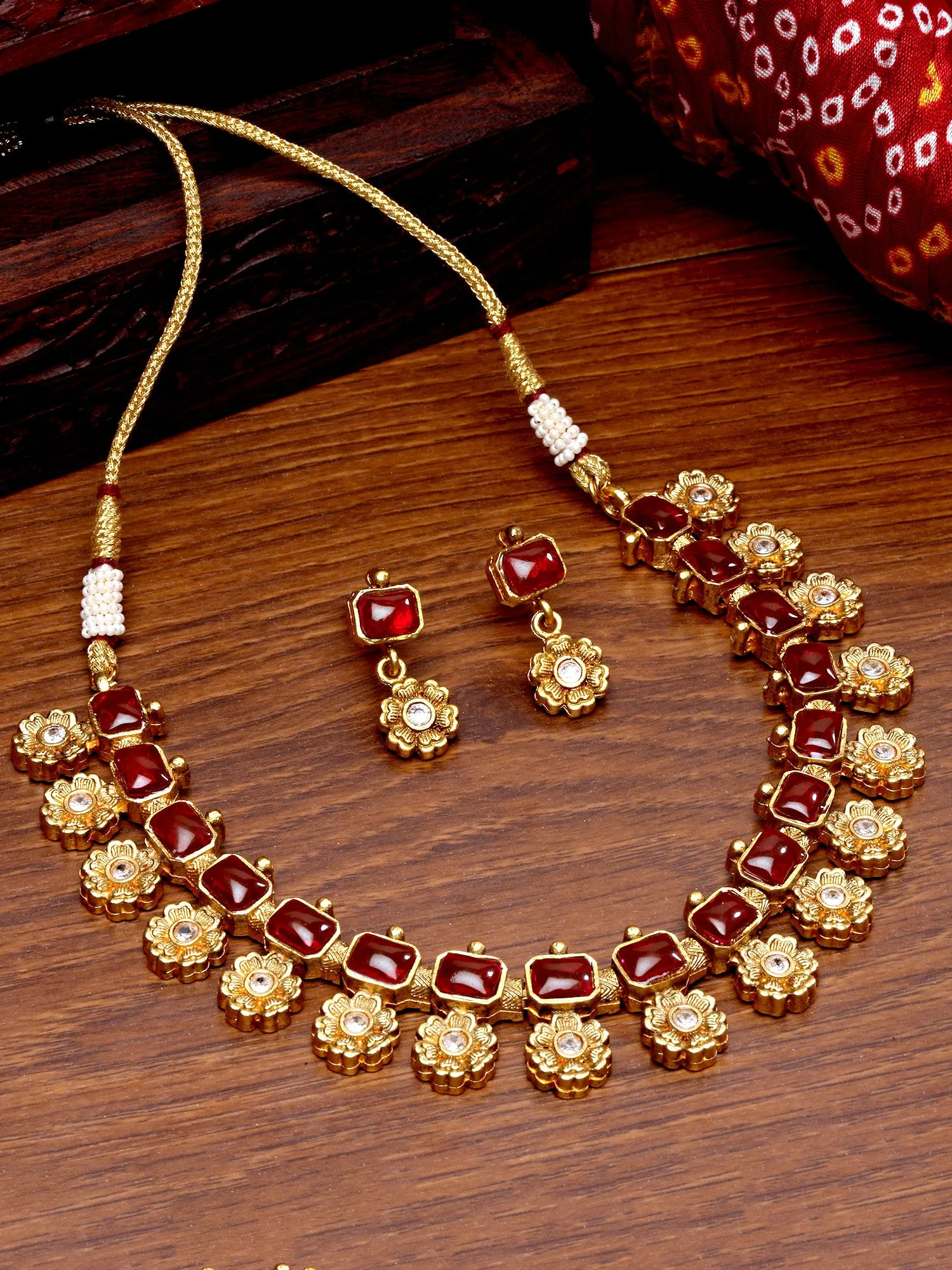 Karatcart Gold Plated Red Stones Studded Floral Design Necklace Set