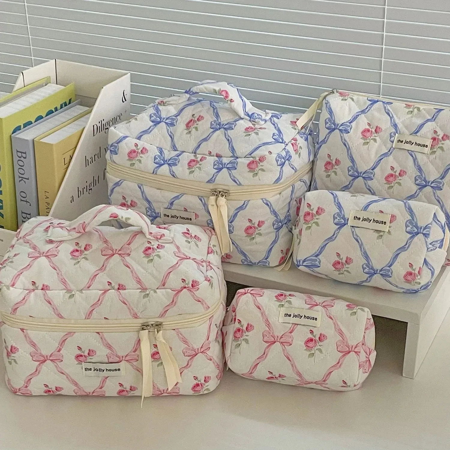 Kawaii Bow Flower Quilted Makeup Bag 🌸✨ | Adorable Zipper Cosmetic Organizer for Girls 🎀💖