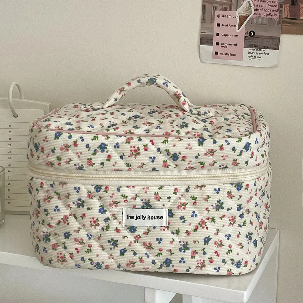 Kawaii Floral Cotton Makeup Bag 🌸✨ - Portable Cosmetic Organizer for Trendy Women 💖👜