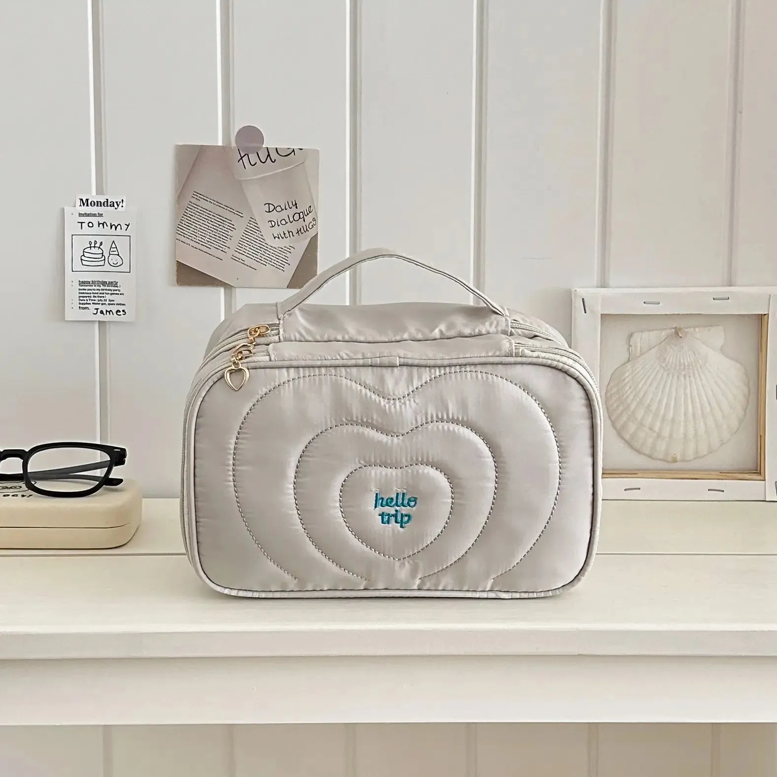 Kawaii Heart Tote Bag 💖 | Spacious Makeup Organizer for Daily Essentials ✨ | Adorable Travel Toiletry Case 🌸