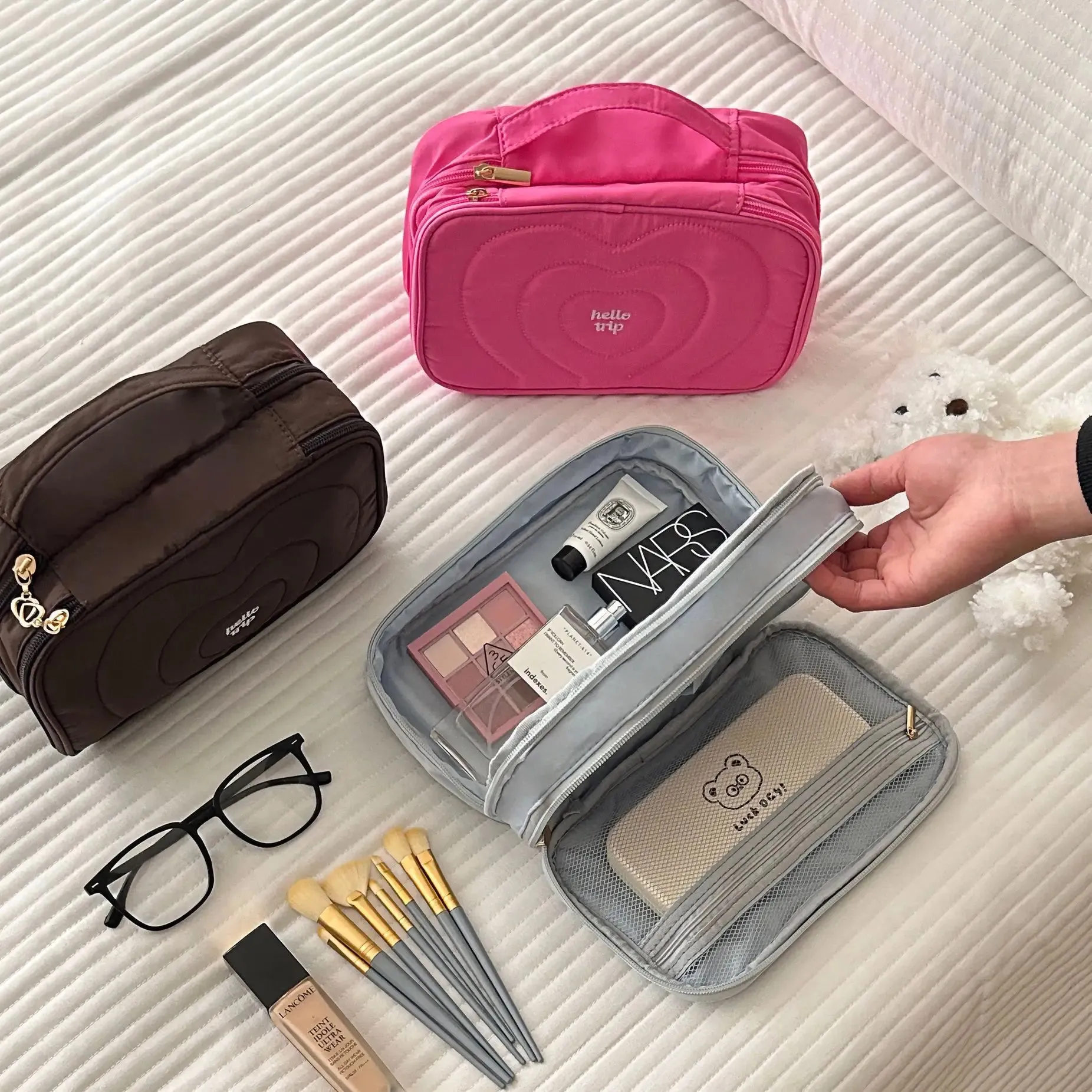 Kawaii Heart Tote Bag 💖 | Spacious Makeup Organizer for Daily Essentials ✨ | Adorable Travel Toiletry Case 🌸