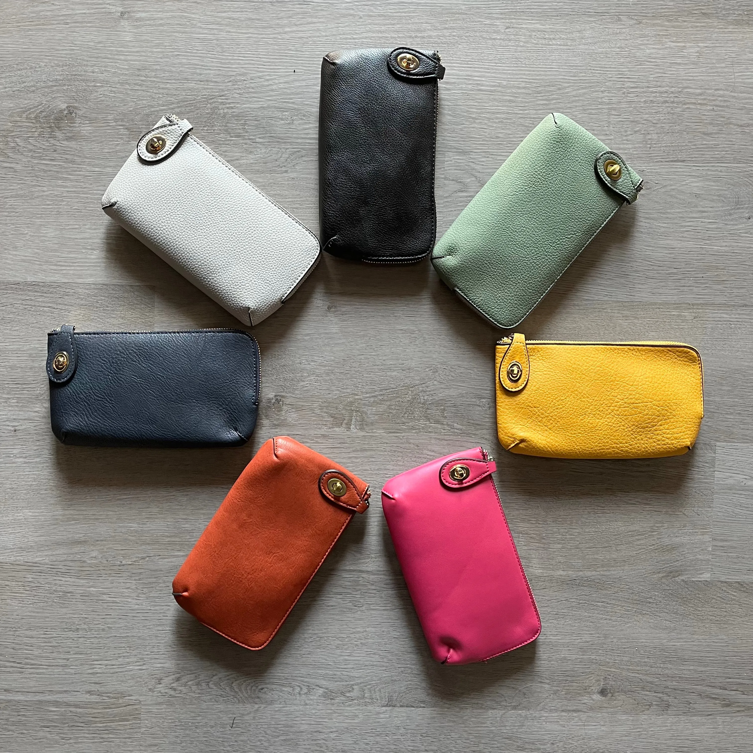 Kendall | Twist Lock Crossbody Wristlet