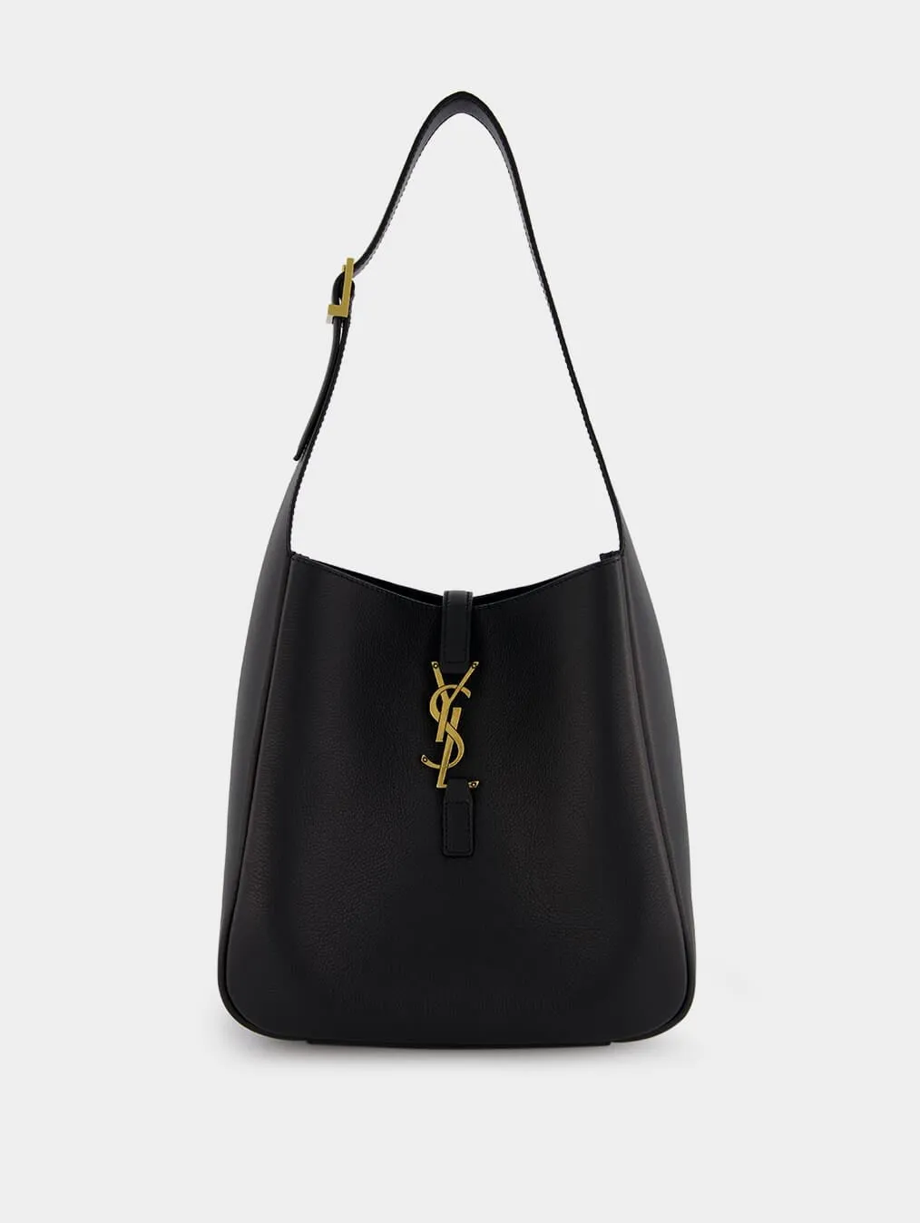 Le 5 À 7 Small Supple Monogram-Plaque Bag In Grained Leather