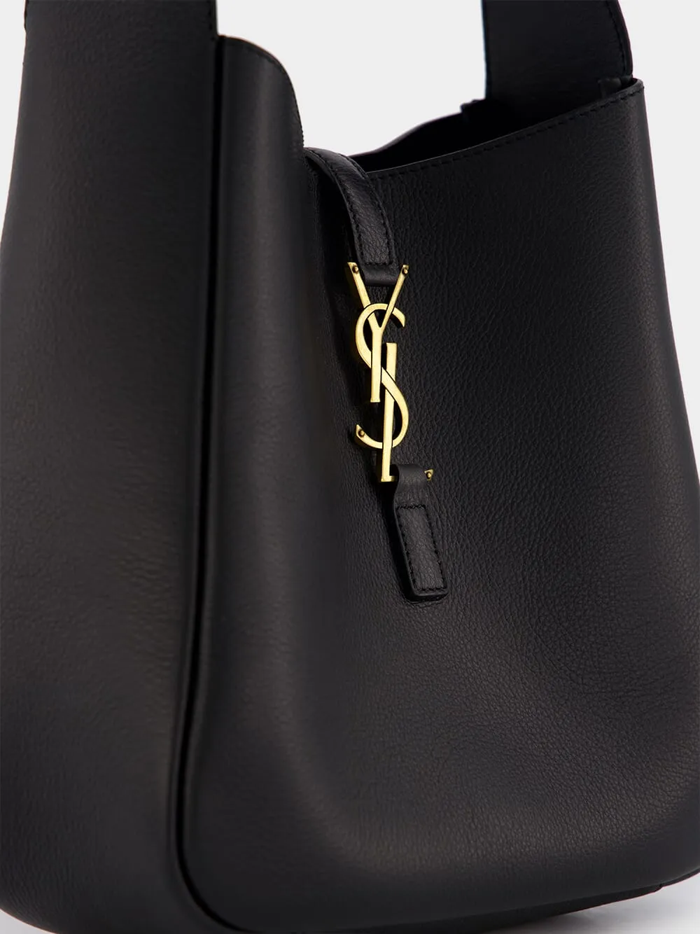 Le 5 À 7 Small Supple Monogram-Plaque Bag In Grained Leather