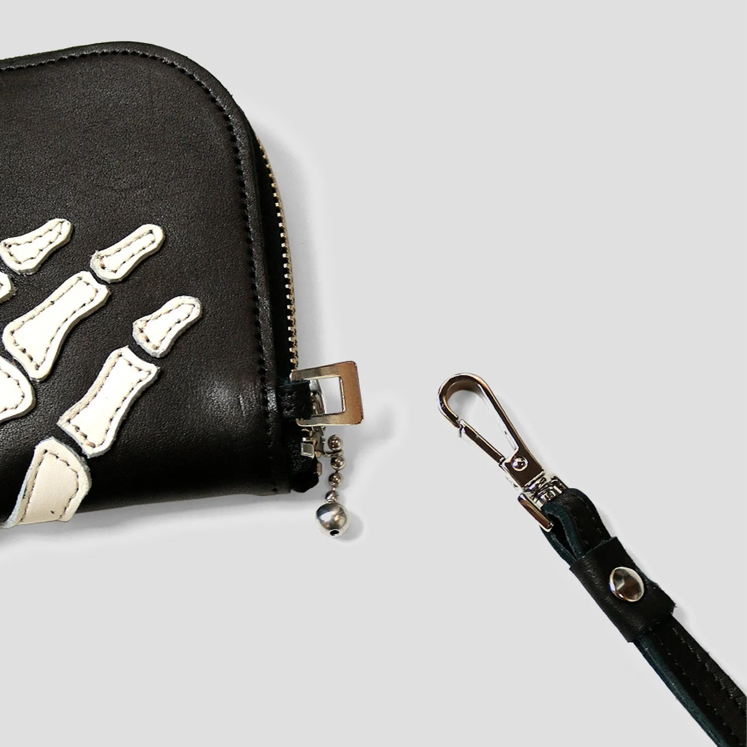 LEATHER BONE NECK POUCH