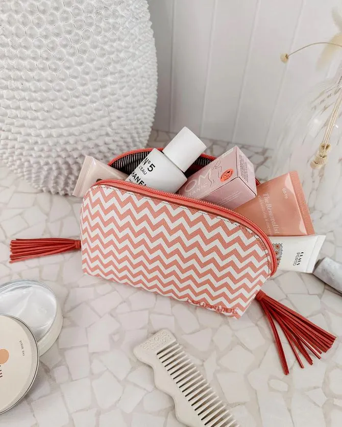 LOUENHIDE Baby Audrey Makeup Bag - Chevron Peach