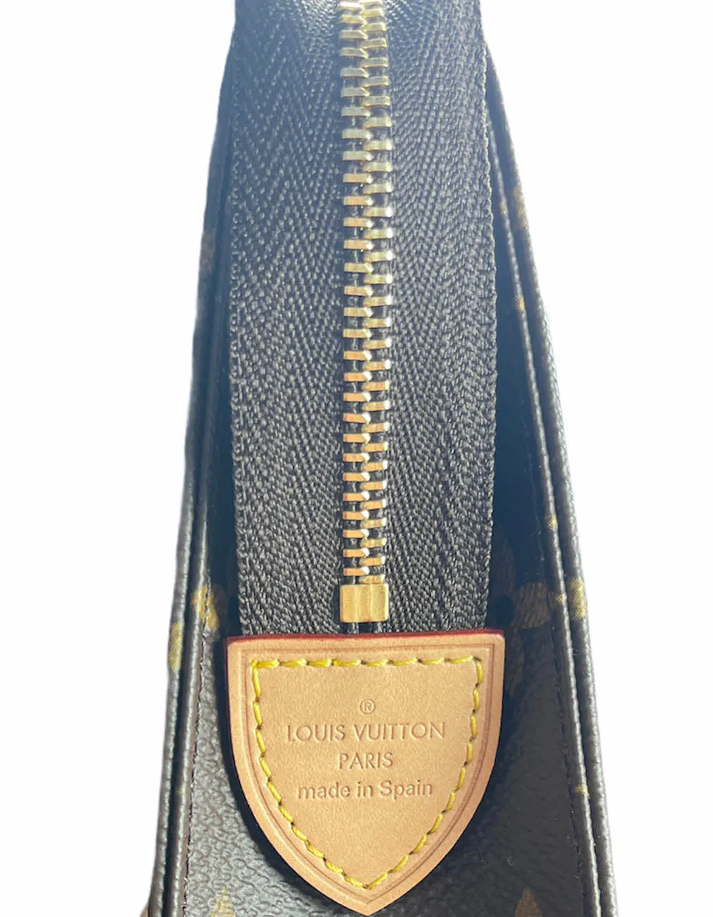 Louis Vuitton Monogram Toiletry Pouch 19 Bag w/ Receipt