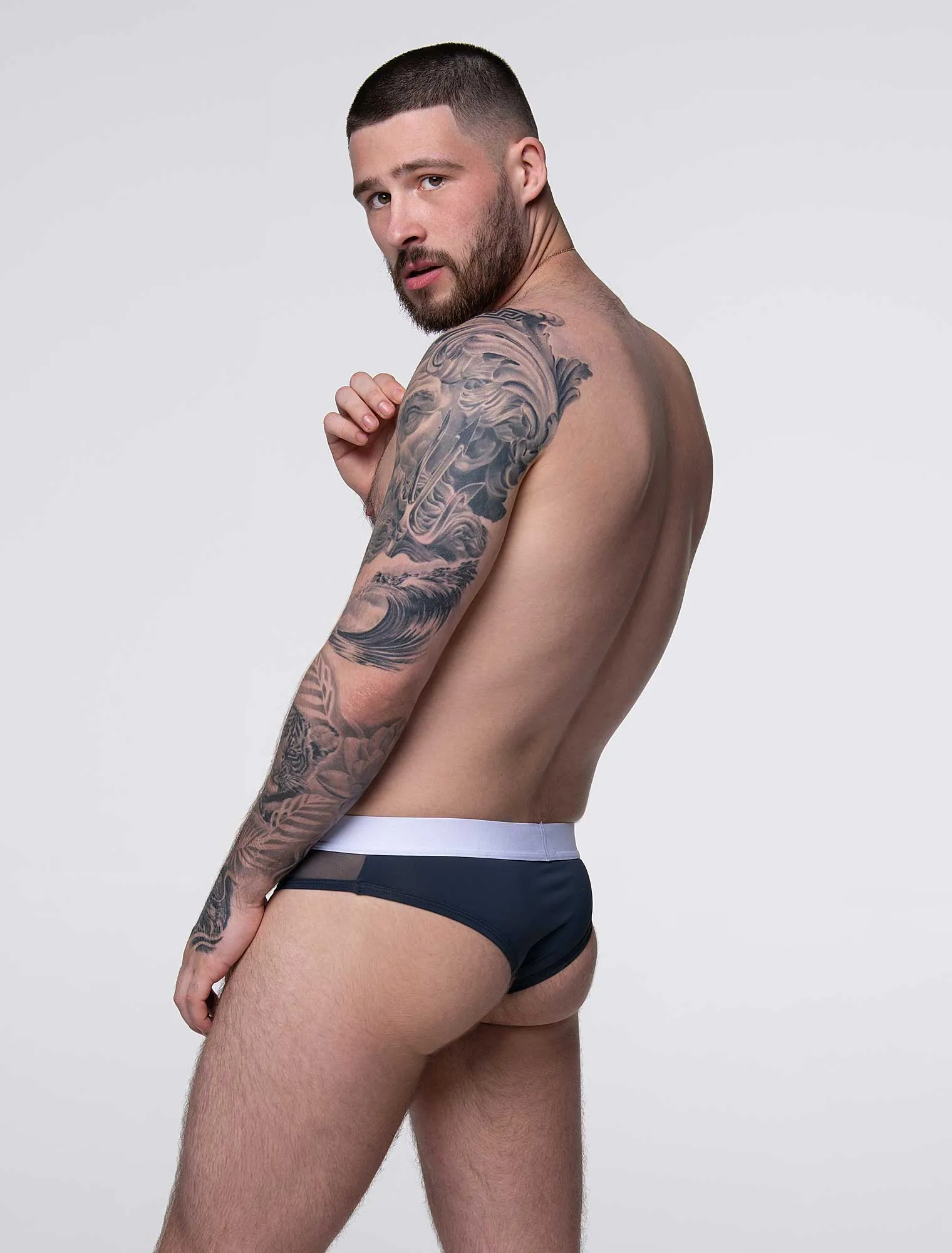 Mens Curved Mesh Thongs - Navy