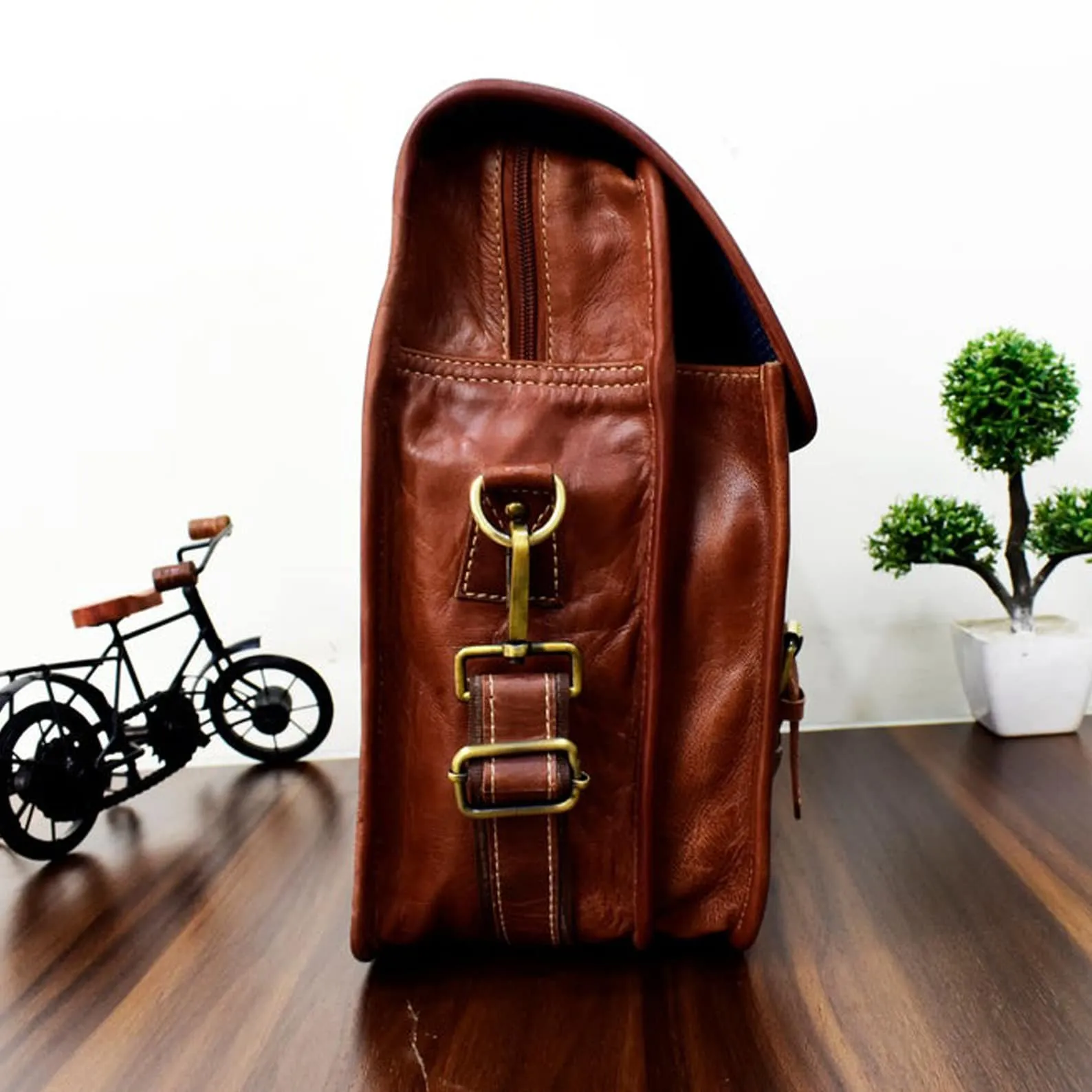 Men's leather Bag Messenger Leather bag