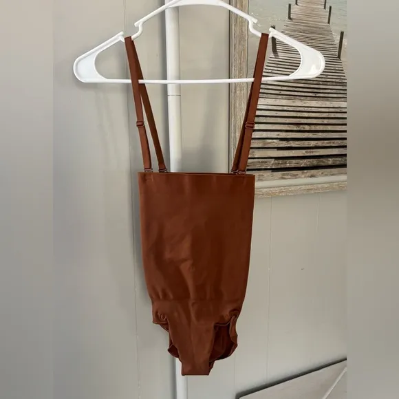 NWOT Skims Seamless High Rise Sculpting Brief