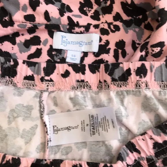 Pajamagram large pink /black combo short sleeve Capri pajama set .