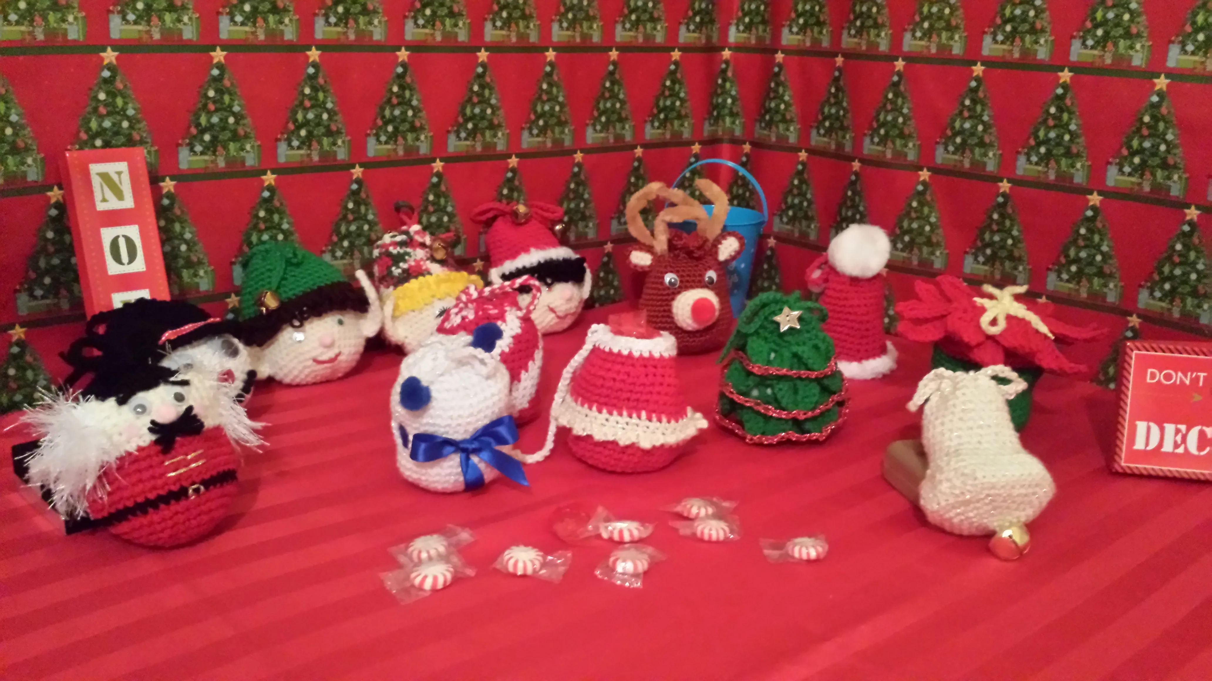 Peppermint Candy Cane Goody Bag Crochet Pattern in PDF Format