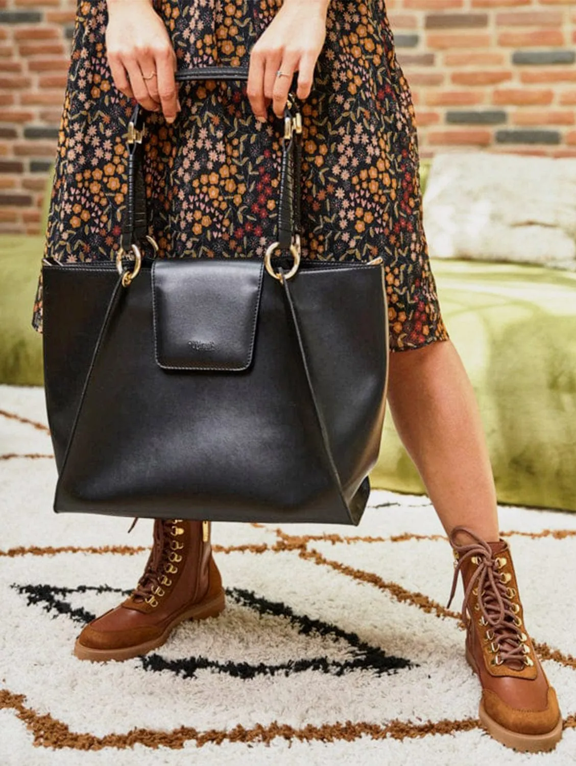Phoenix Women's Vegan Leather Bag | Black