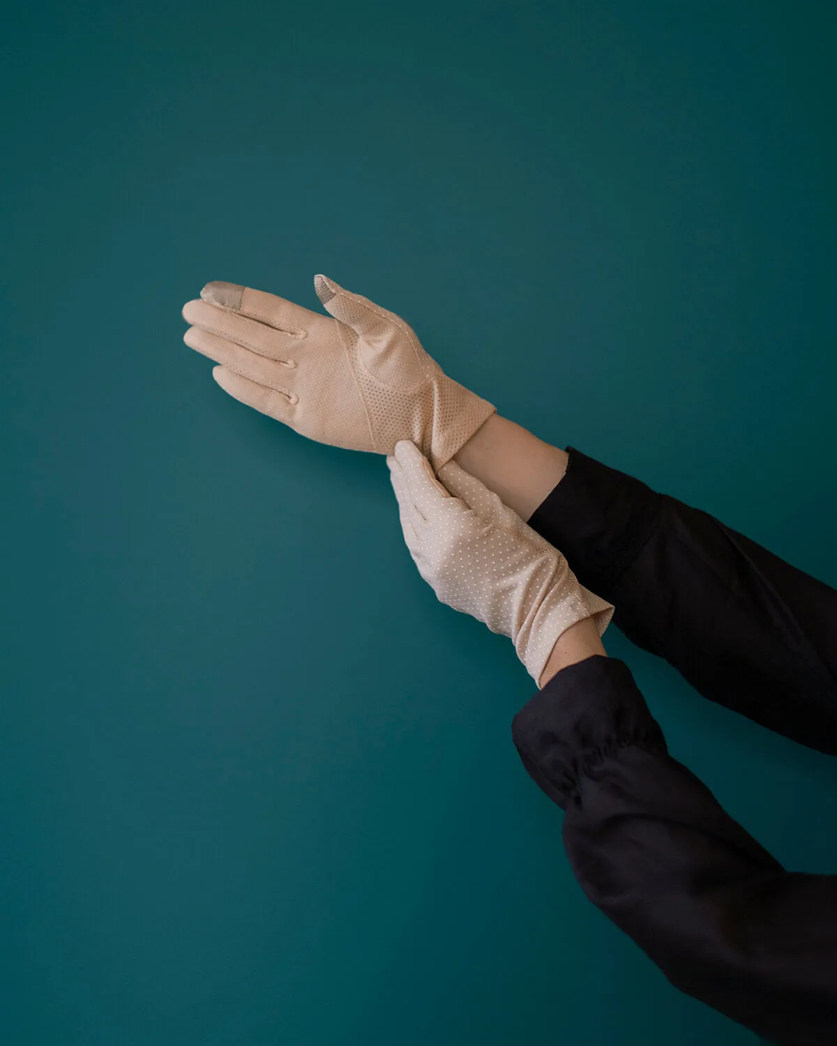 PROTECTIVE SHOPPING GLOVES