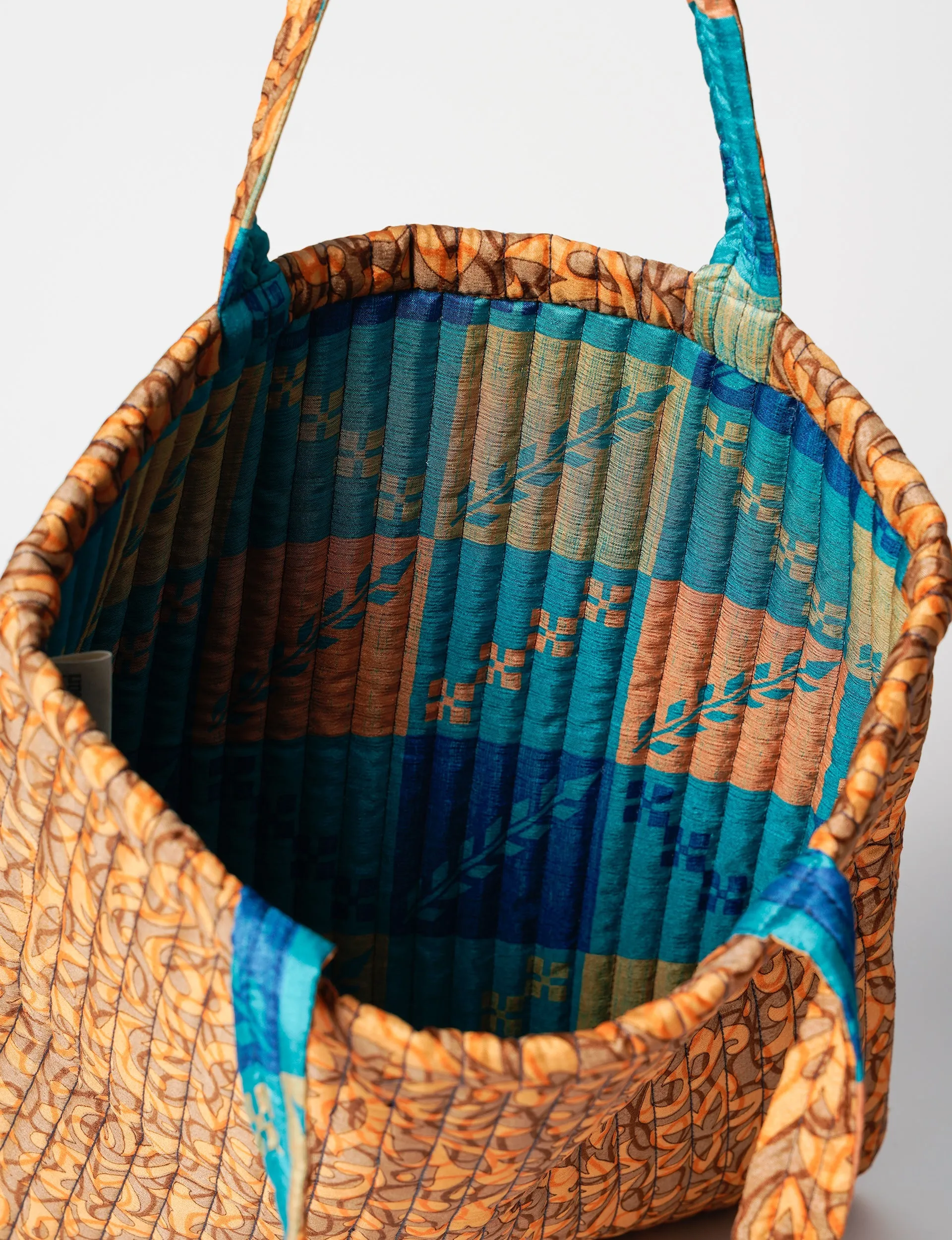 QUILTED SHOPPER BAG