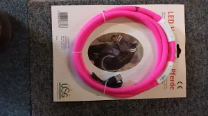 Rechargeable, flashy neck strap, adjustable, cut to size
