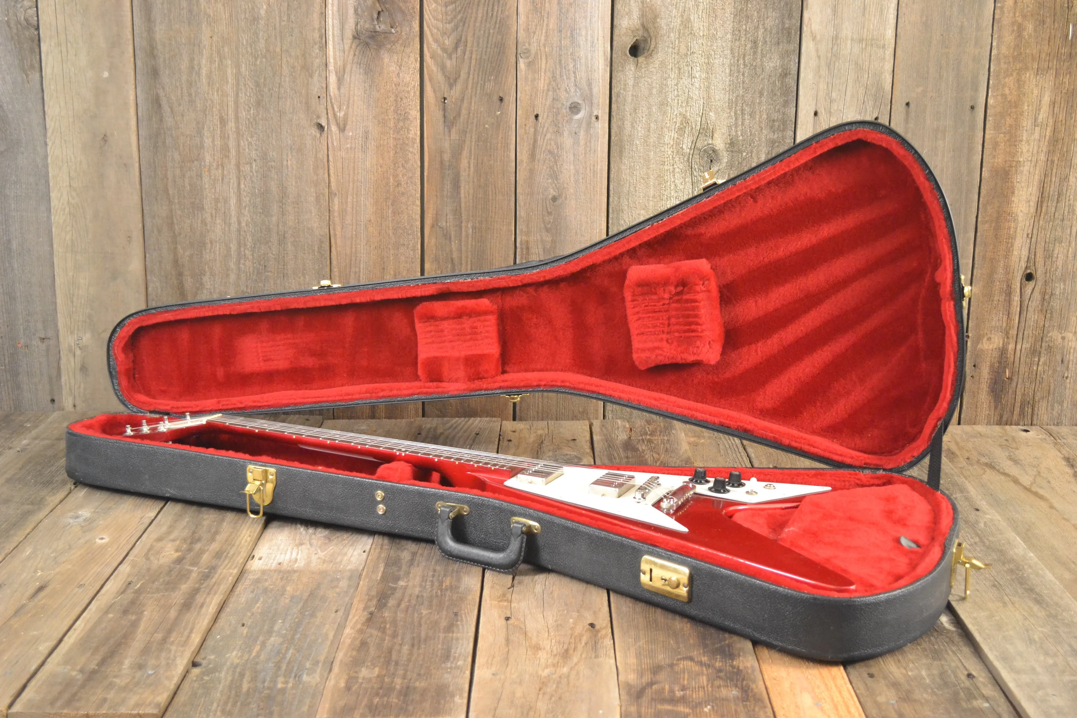 SOLD - Gibson Flying V 1982 Candy Apple Red