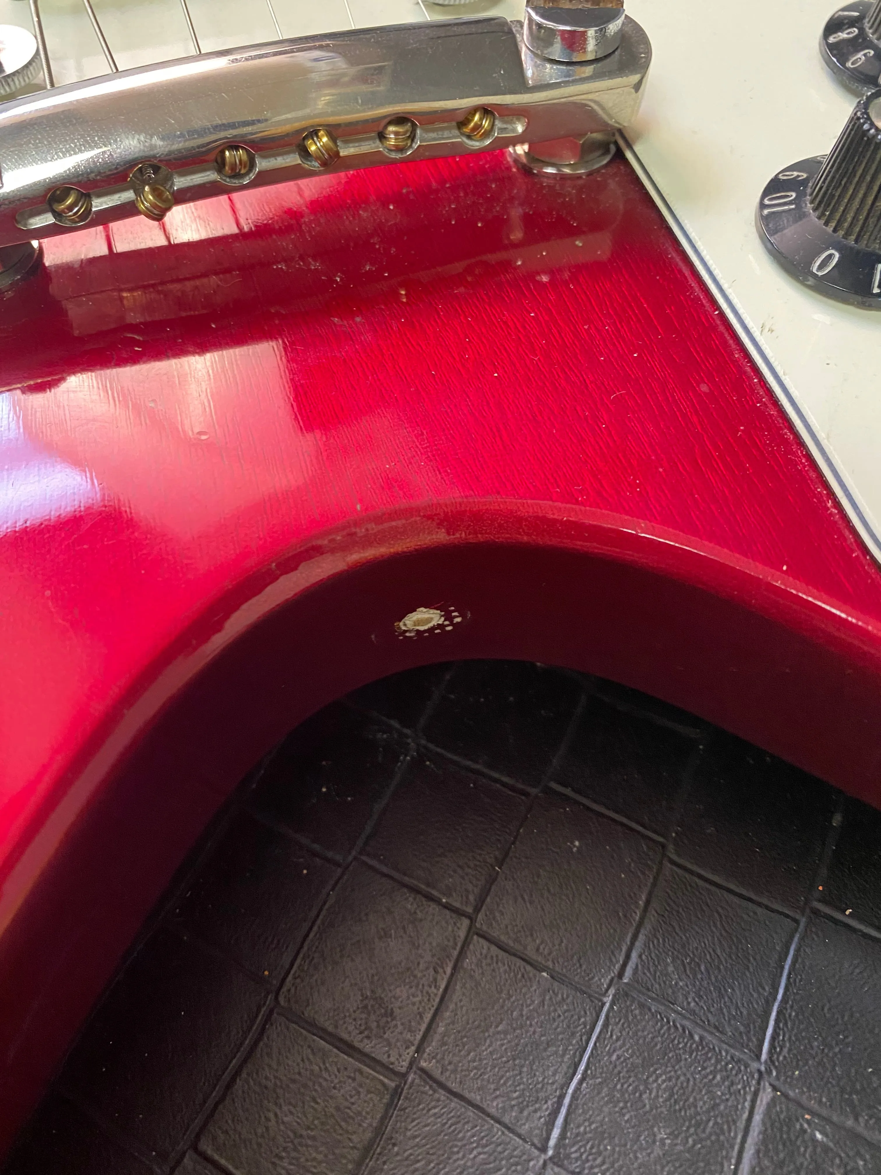 SOLD - Gibson Flying V 1982 Candy Apple Red
