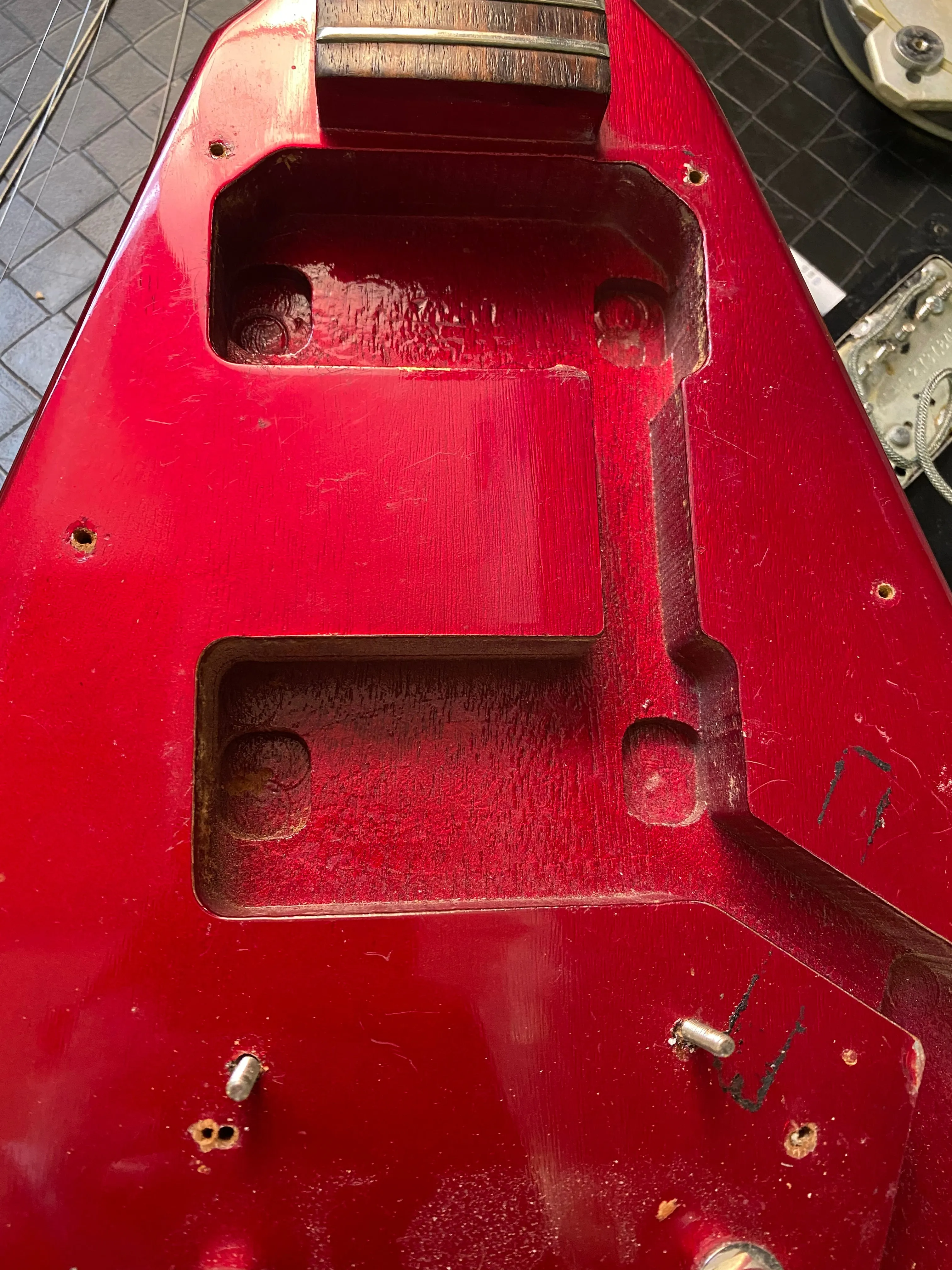 SOLD - Gibson Flying V 1982 Candy Apple Red