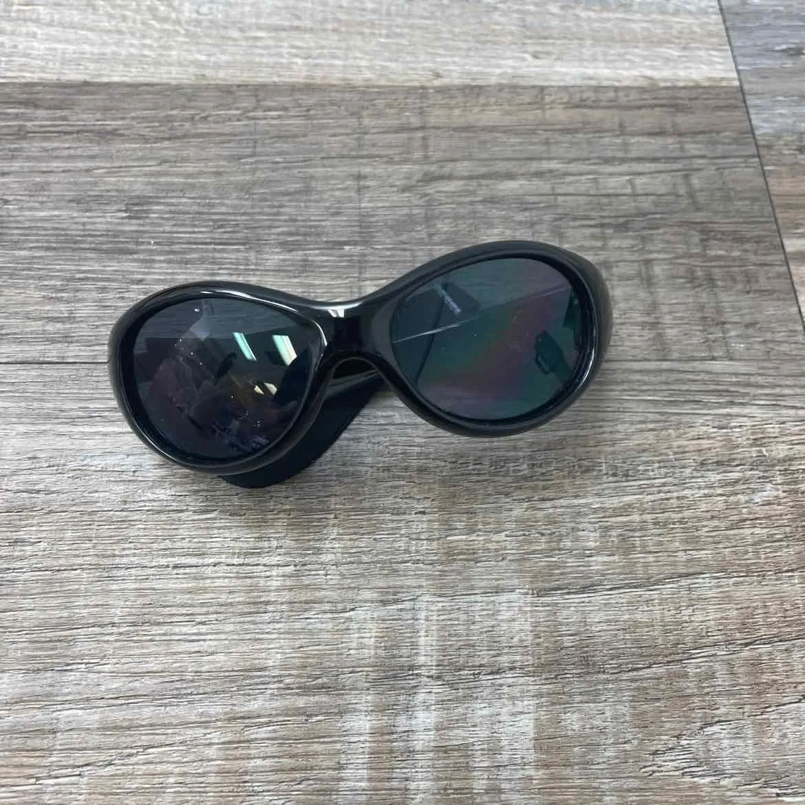 SUNGLASSES