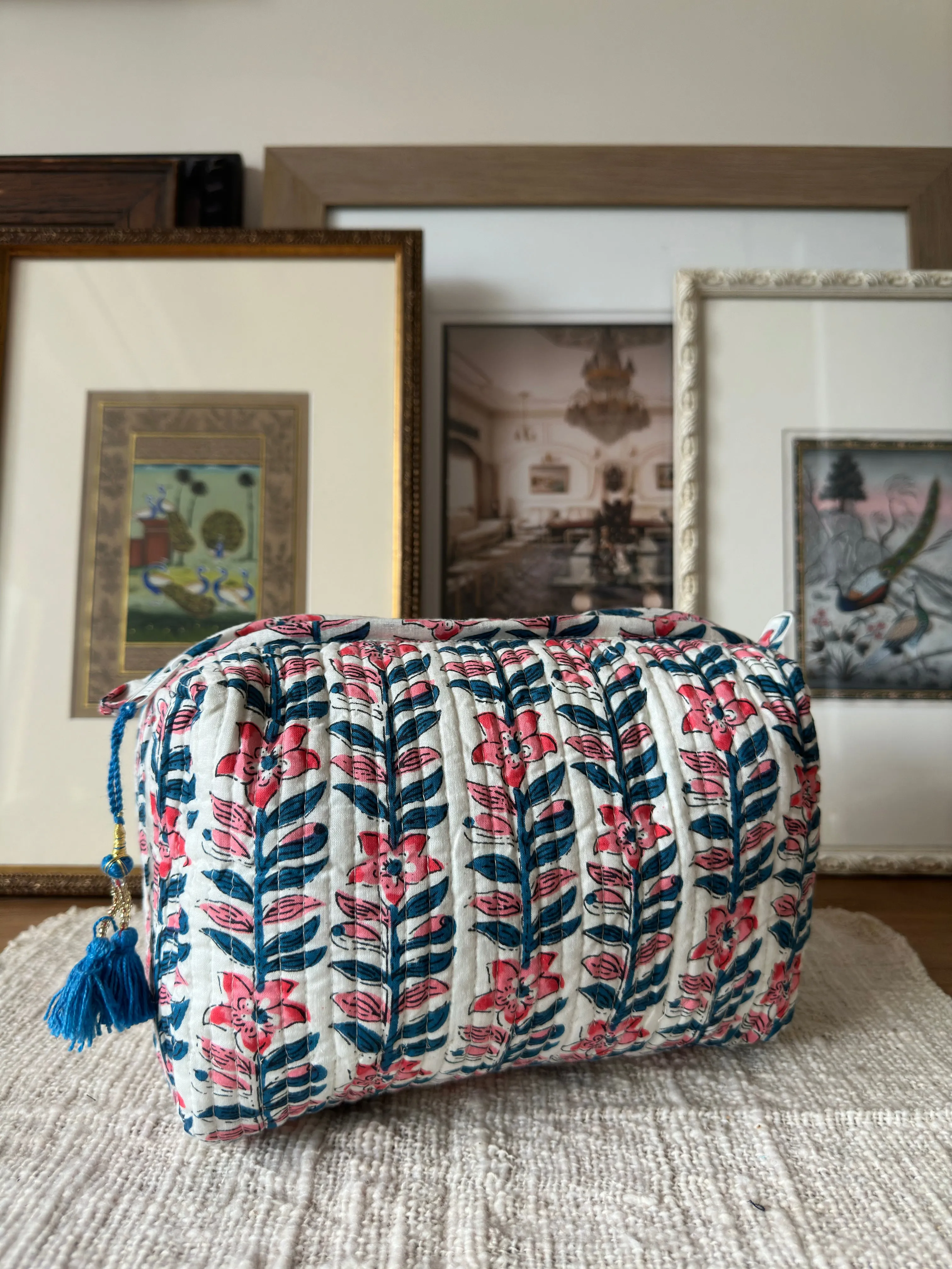 TOILETRY BAG