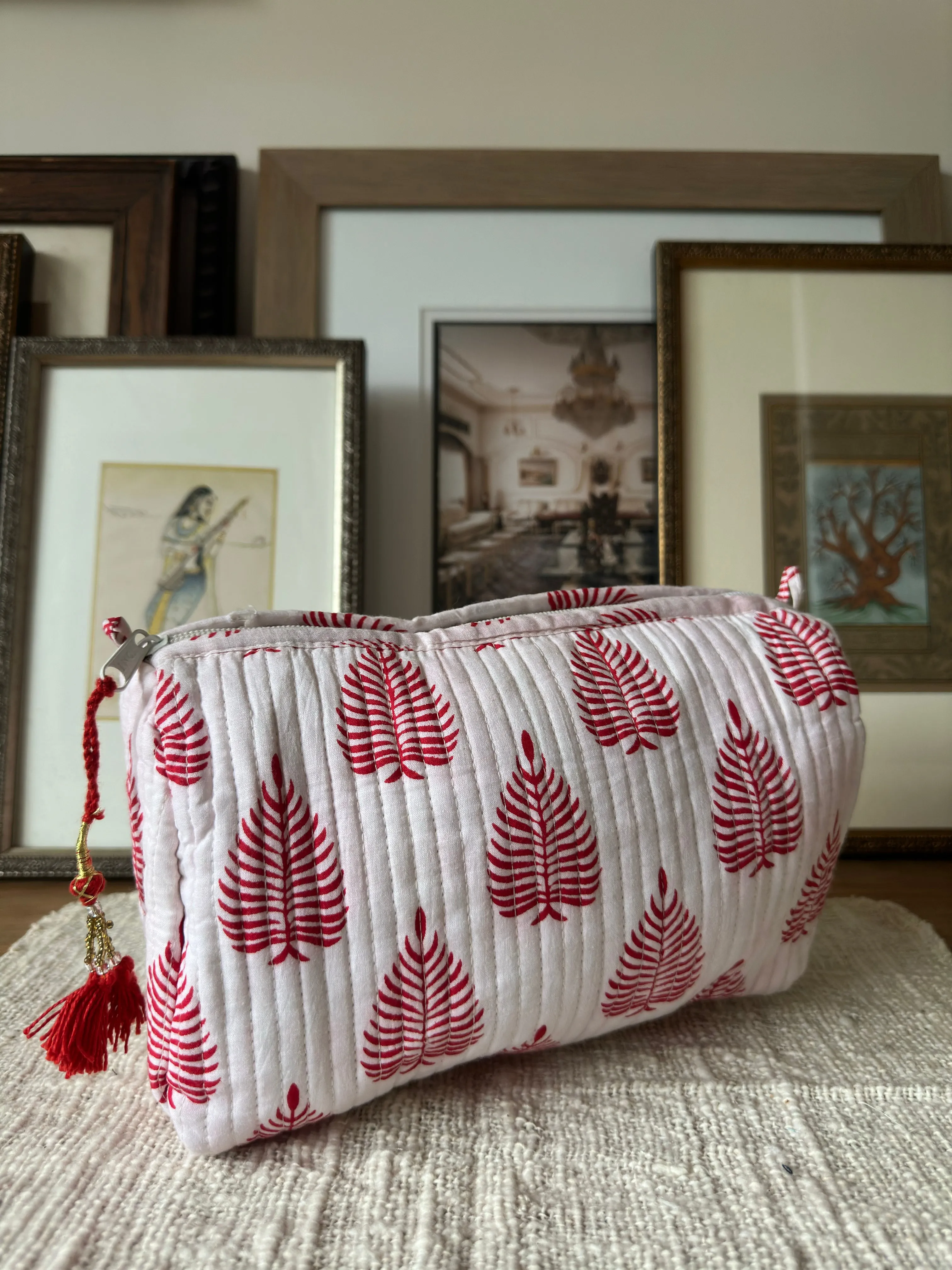 TOILETRY BAG