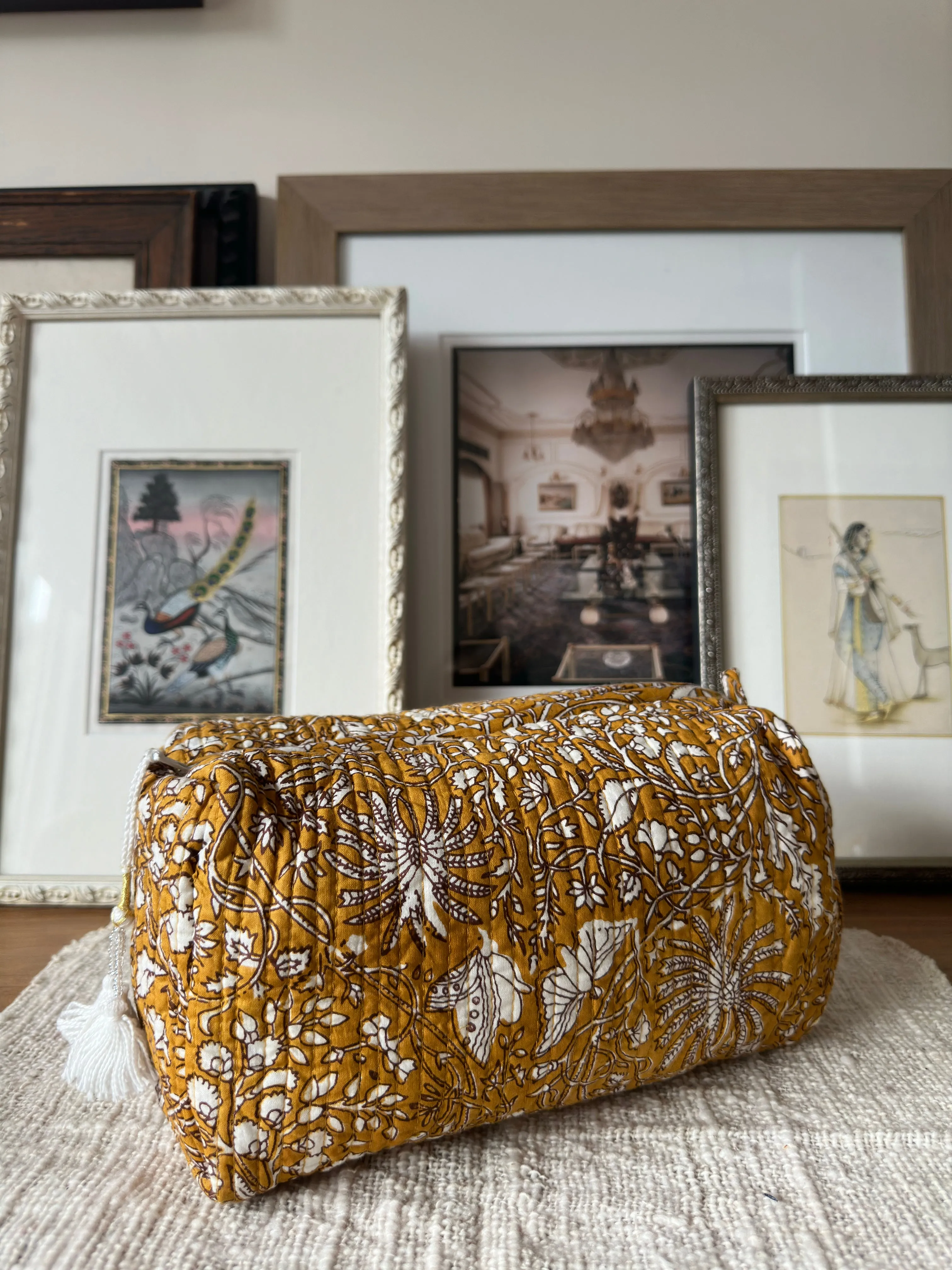 TOILETRY BAG
