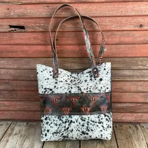 Trisha - B&W Speckle w/ Fire Skulls