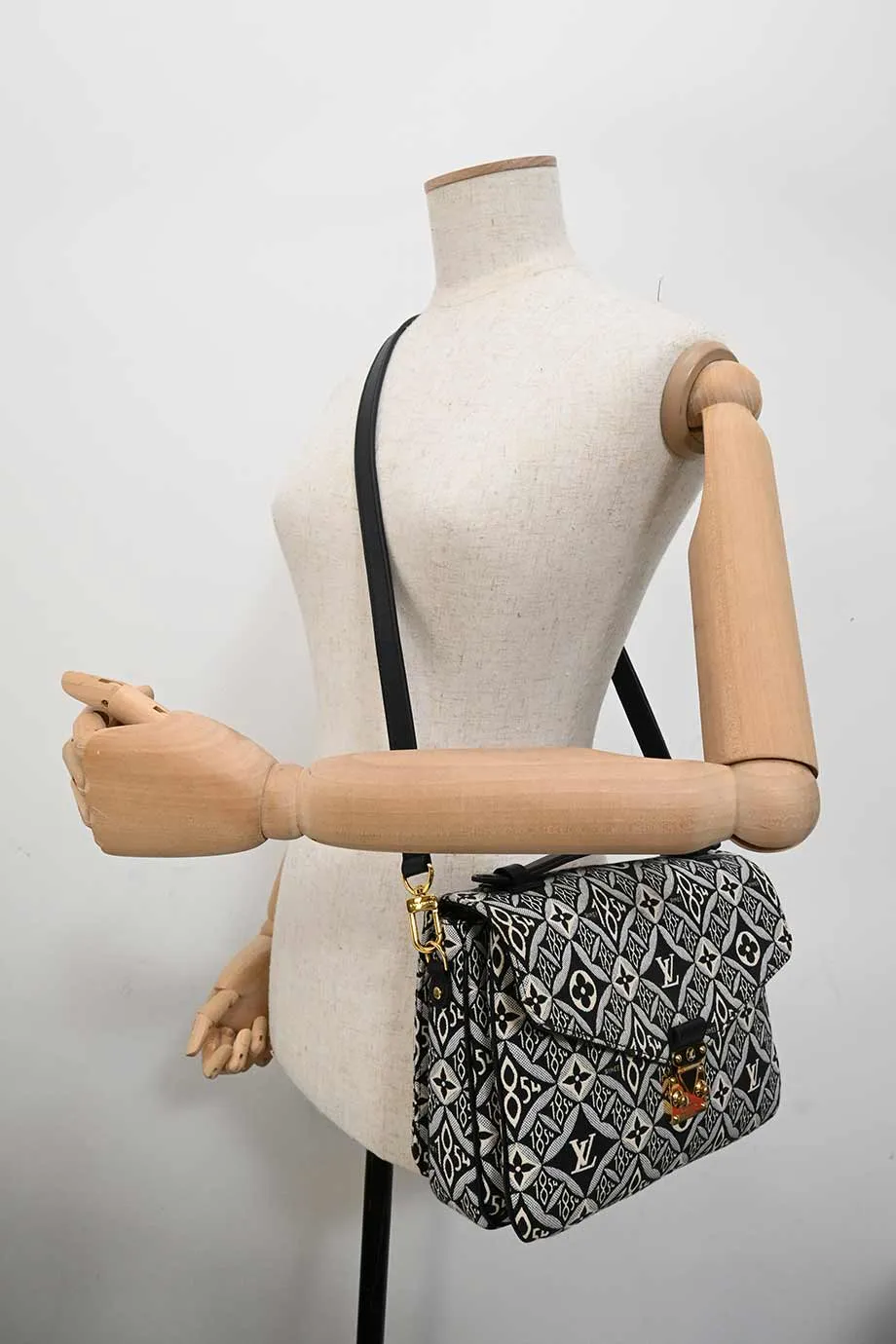 [WB7236] Louis Vuitton | Satchel